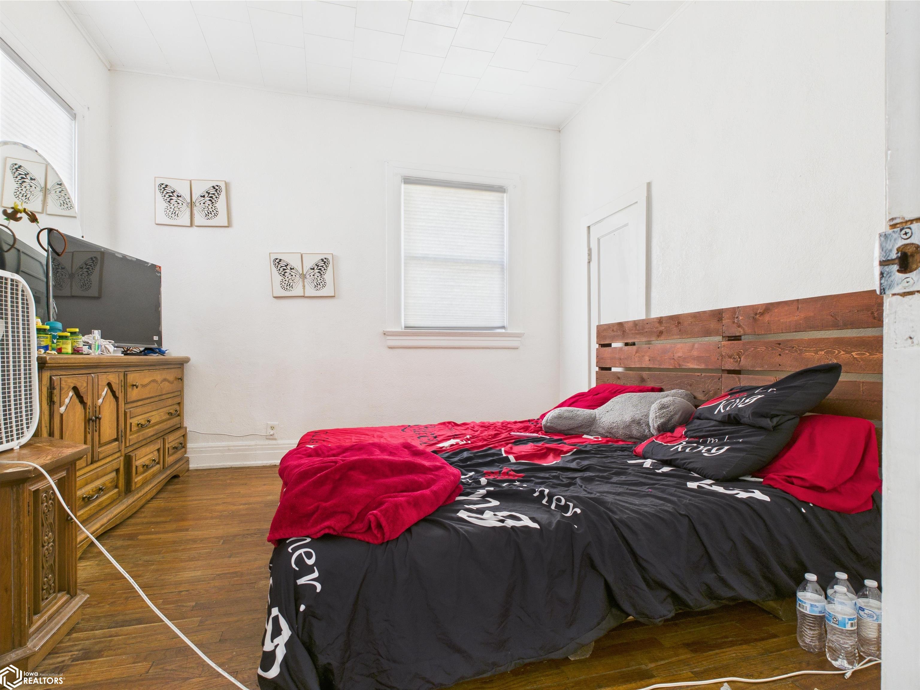 Each unit has 2 bedrooms (one is non-conforming)