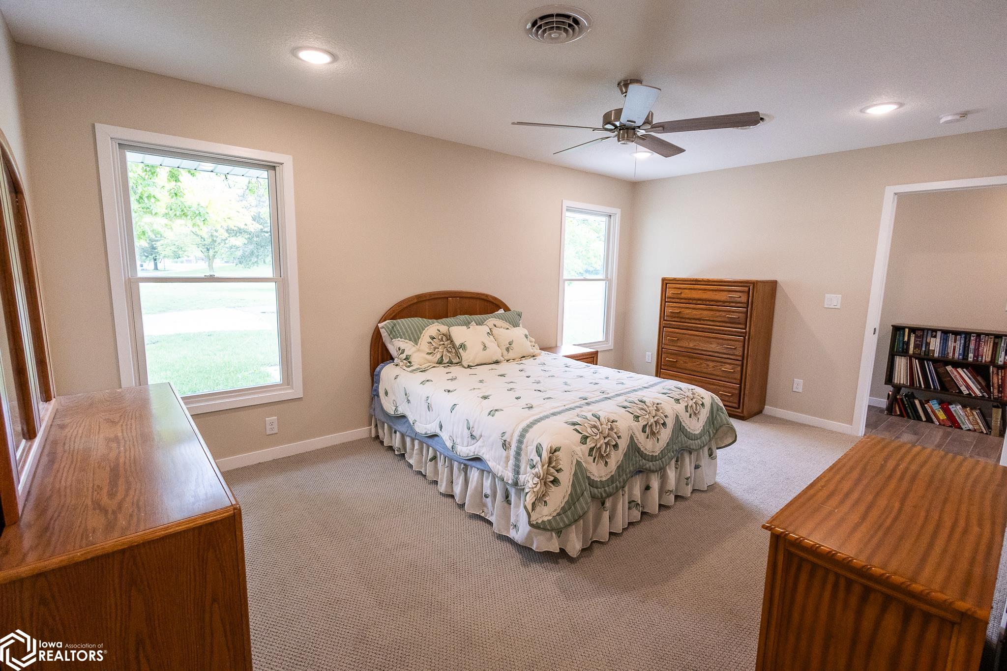 302 Oak Hill Ct, Clear Lake, Iowa image 29