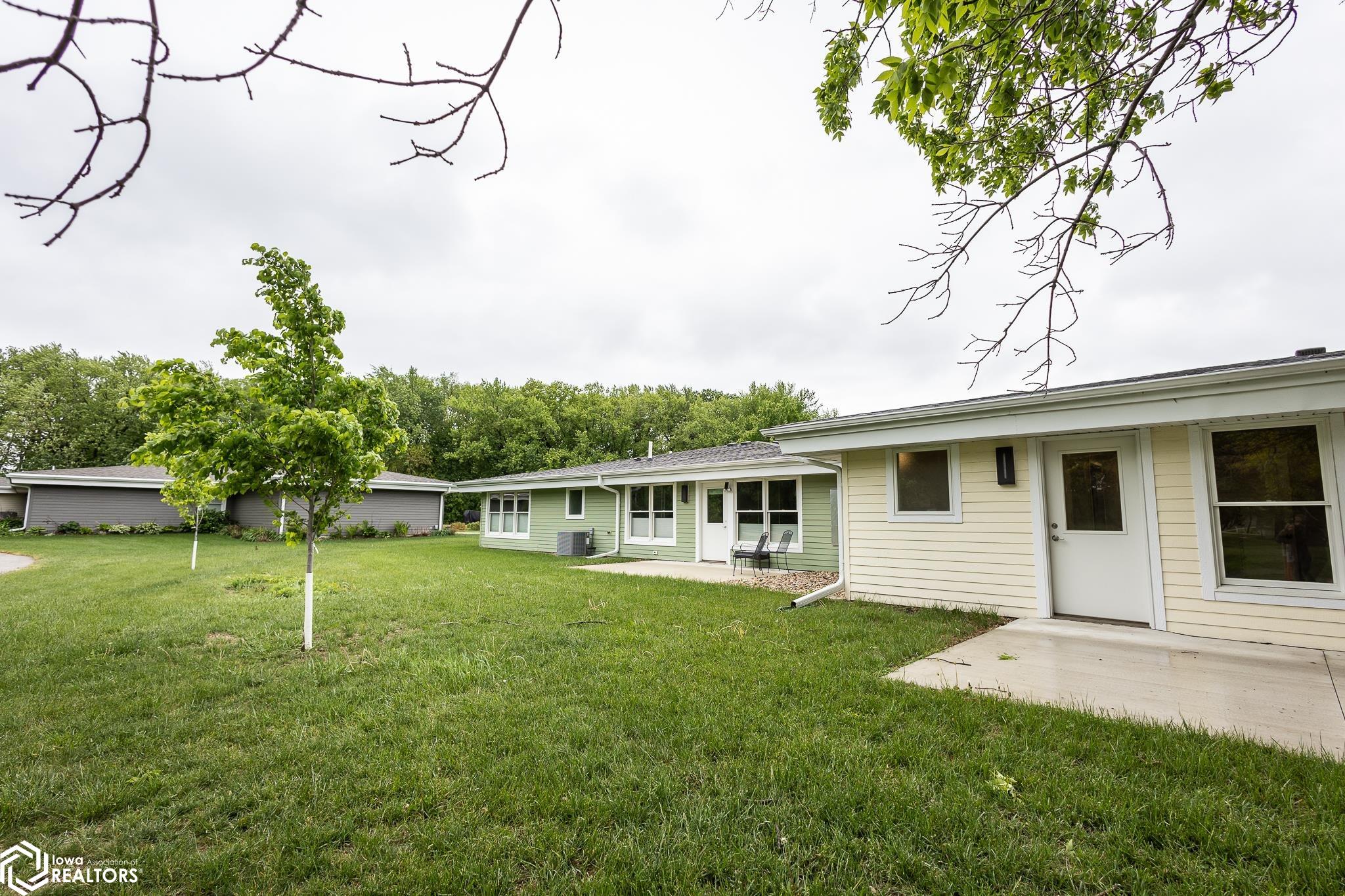 302 Oak Hill Ct, Clear Lake, Iowa image 35