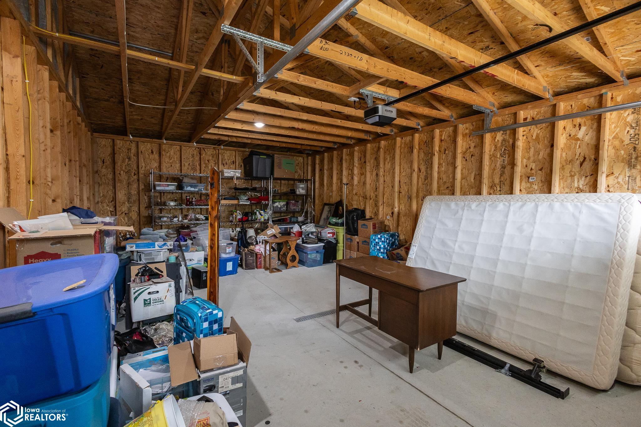 302 Oak Hill Ct, Clear Lake, Iowa image 6