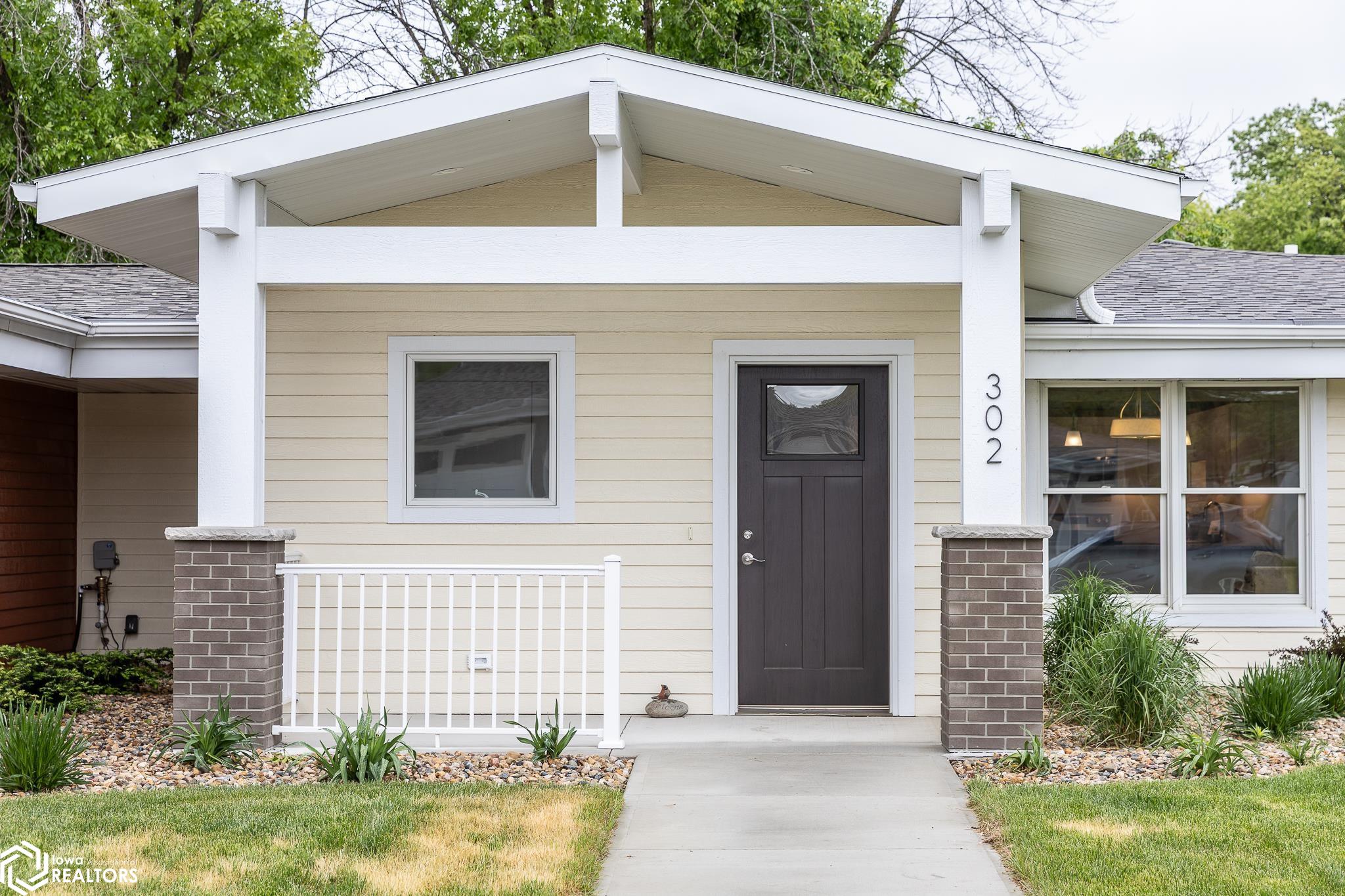 302 Oak Hill Ct, Clear Lake, Iowa image 7