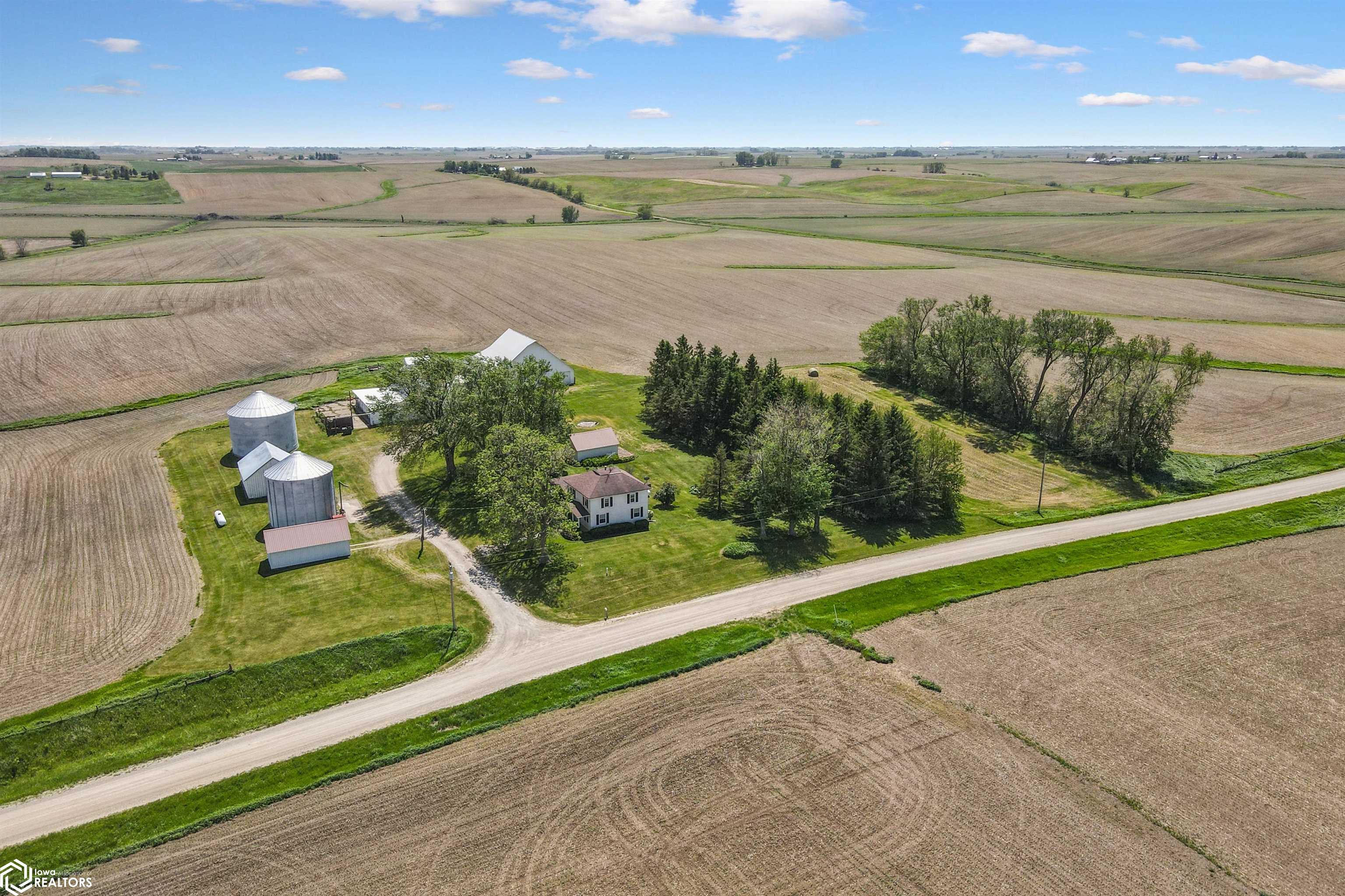 926 330th Avenue, Grinnell, Iowa image 1
