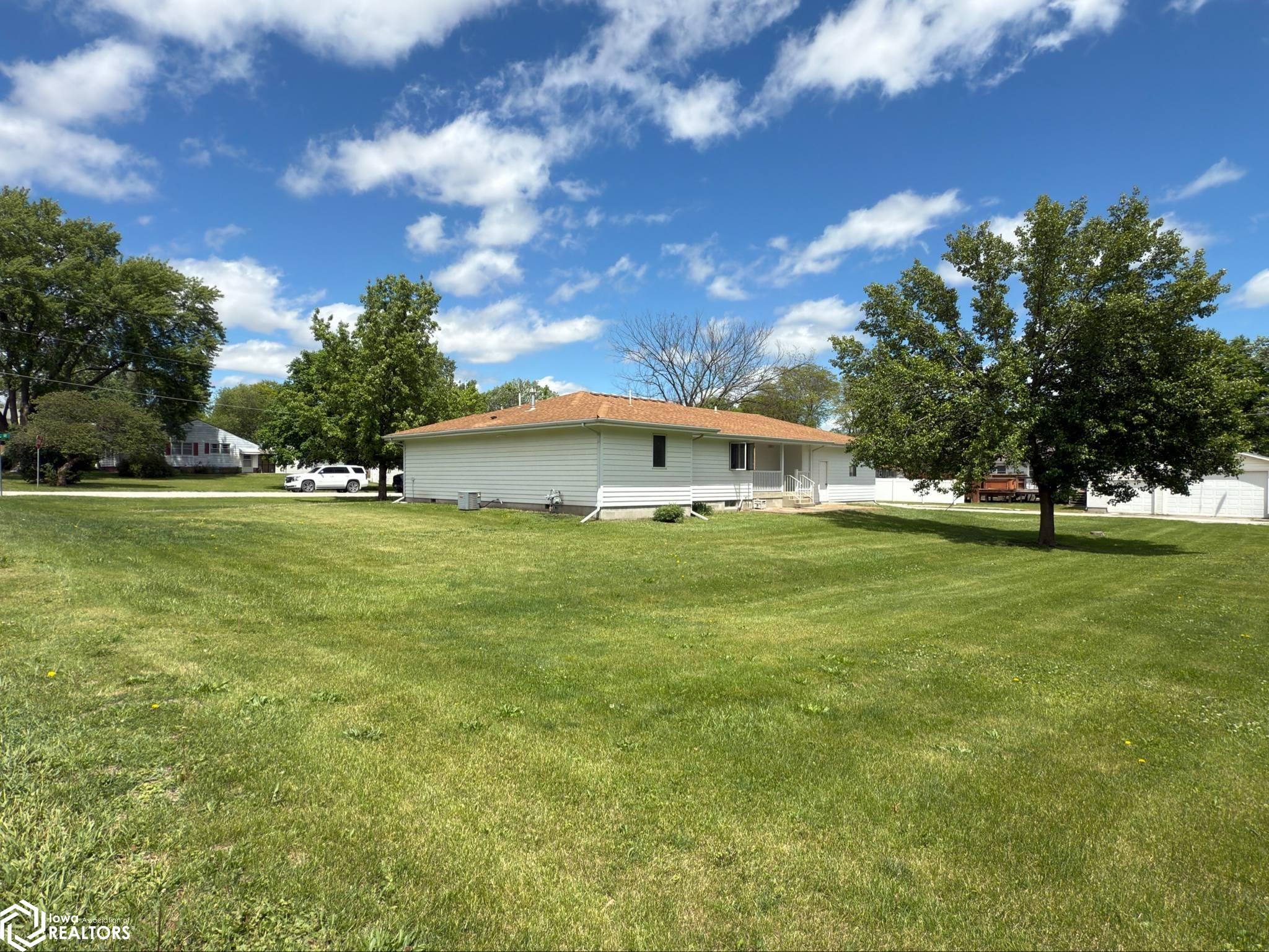 404 W De Voe Street, Creston, Iowa image 4