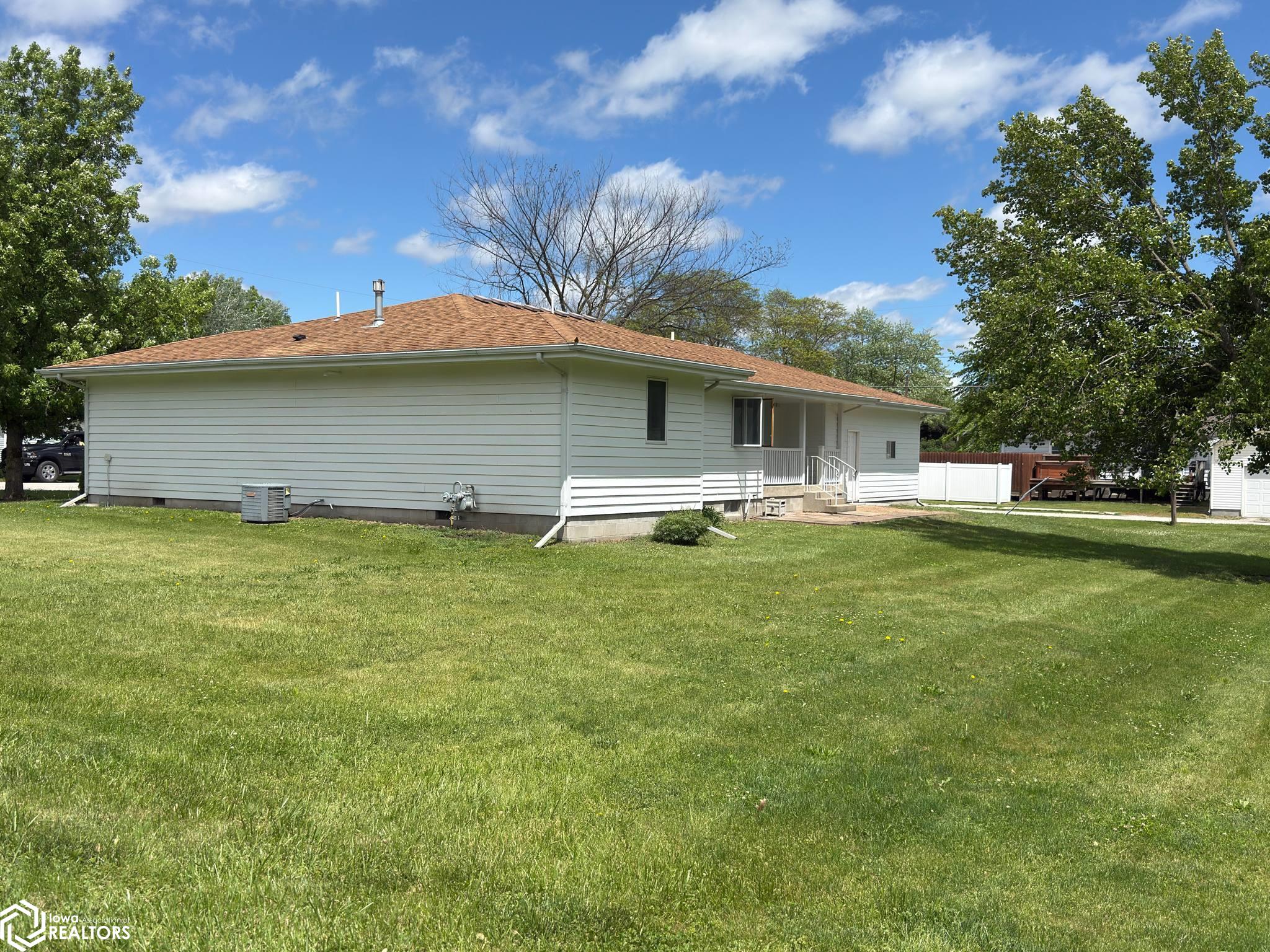 404 W De Voe Street, Creston, Iowa image 5