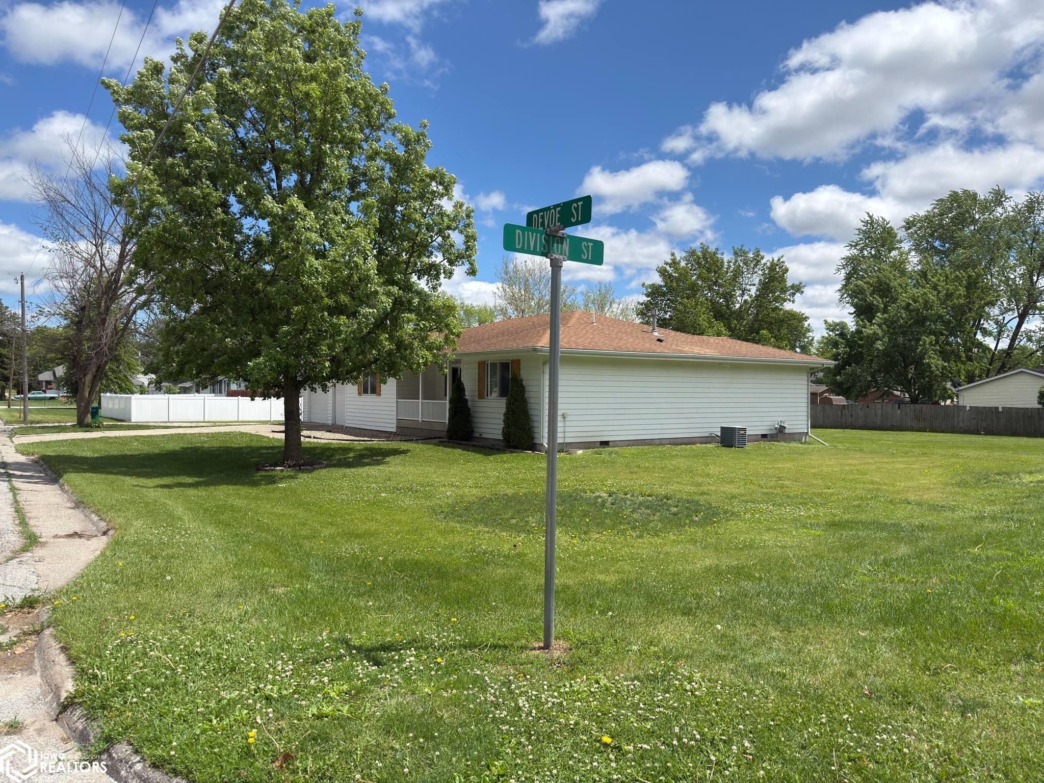 404 W De Voe Street, Creston, Iowa image 6