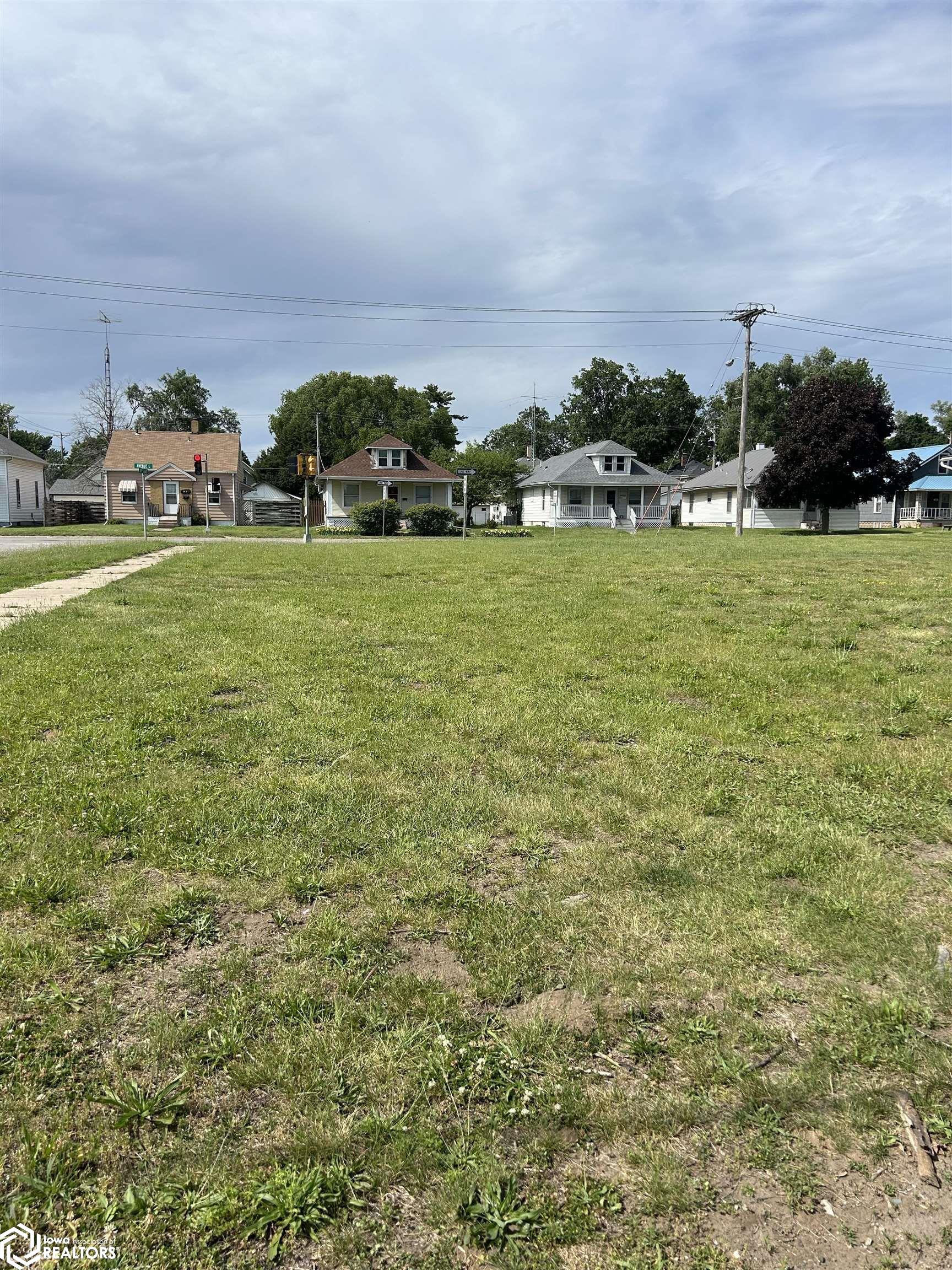 1924 Avenue L, Fort Madison, Iowa image 1