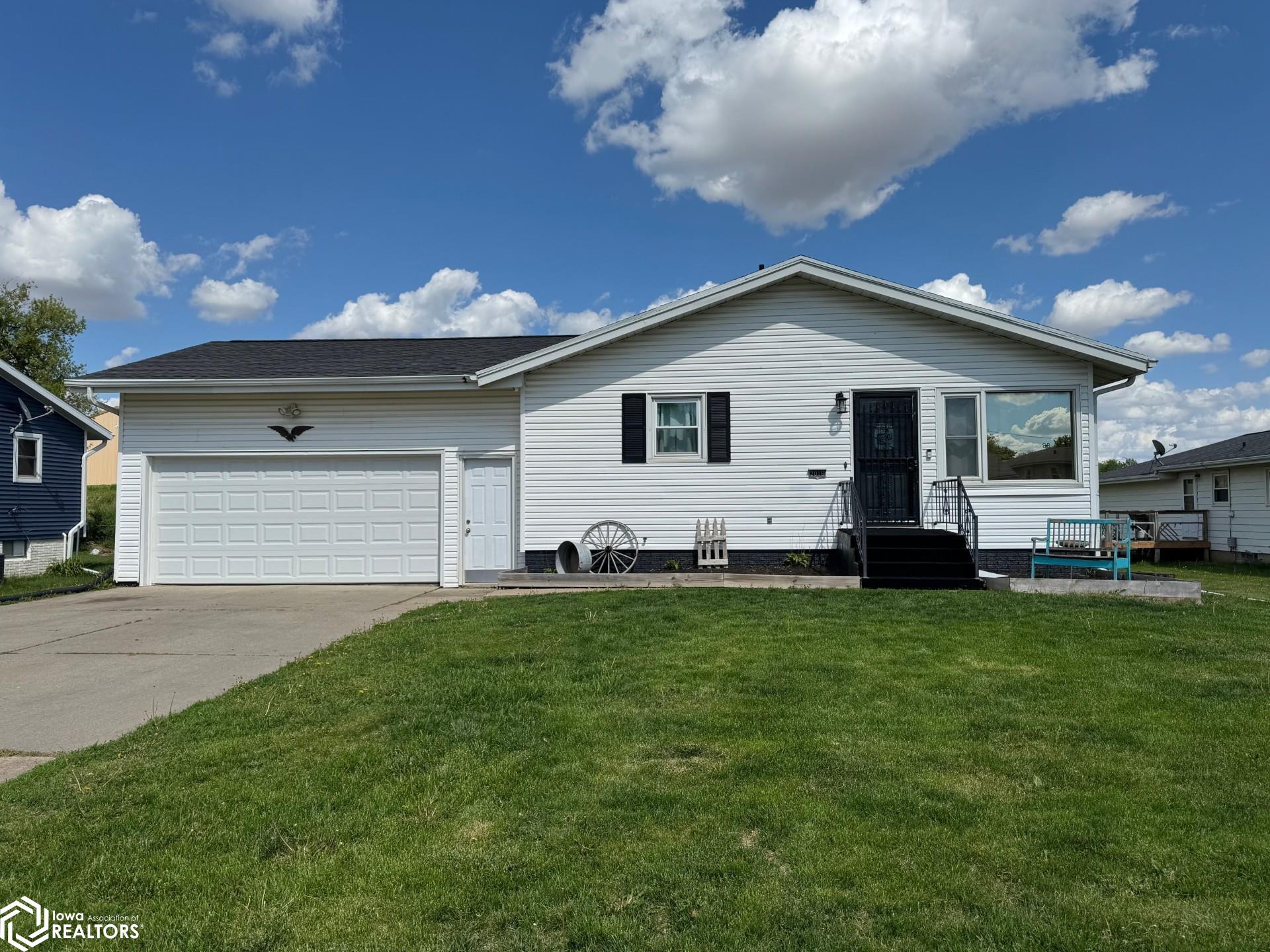 2016 Wardview Road, Marshalltown, Iowa image 1