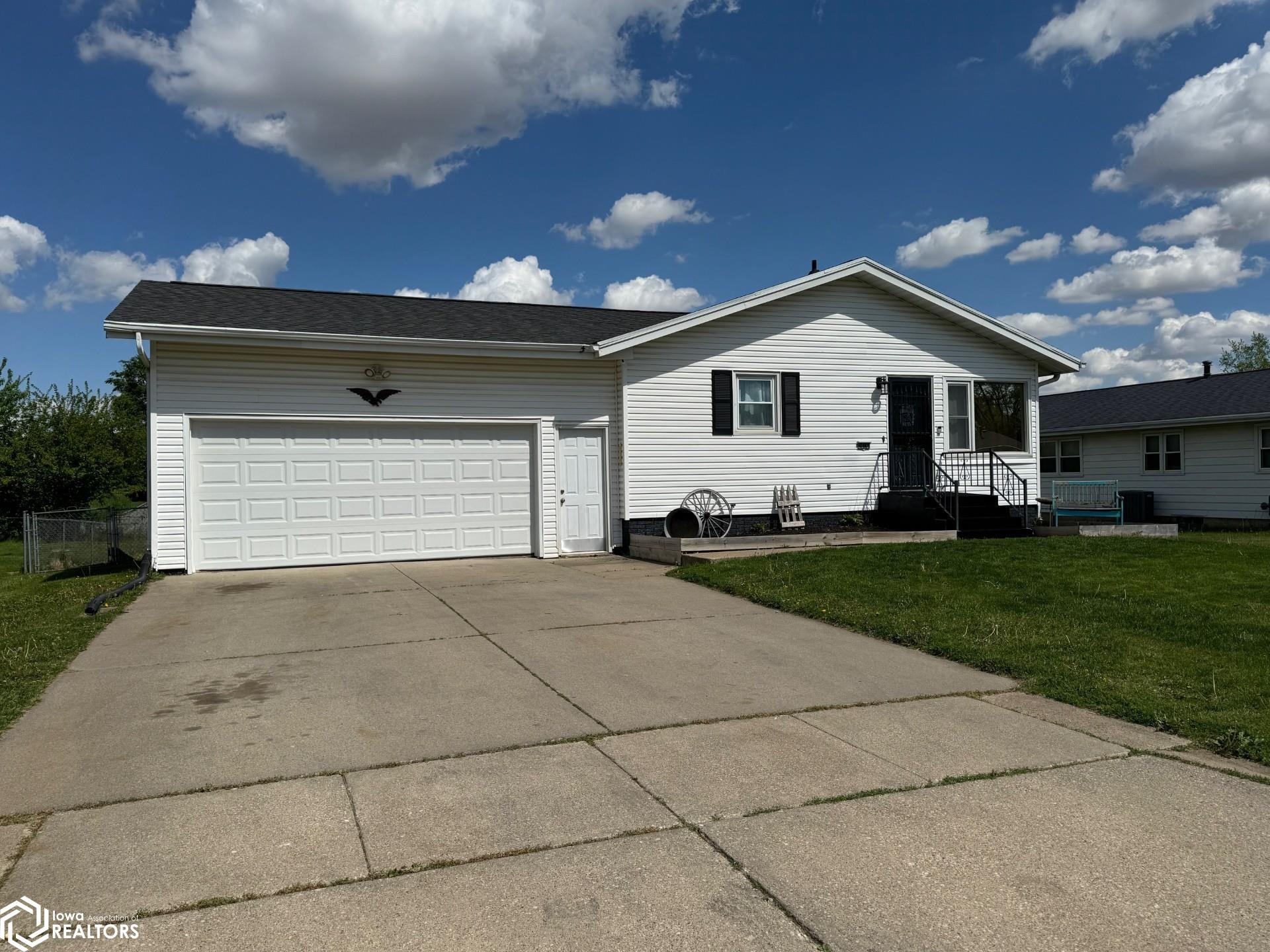 2016 Wardview Road, Marshalltown, Iowa image 3