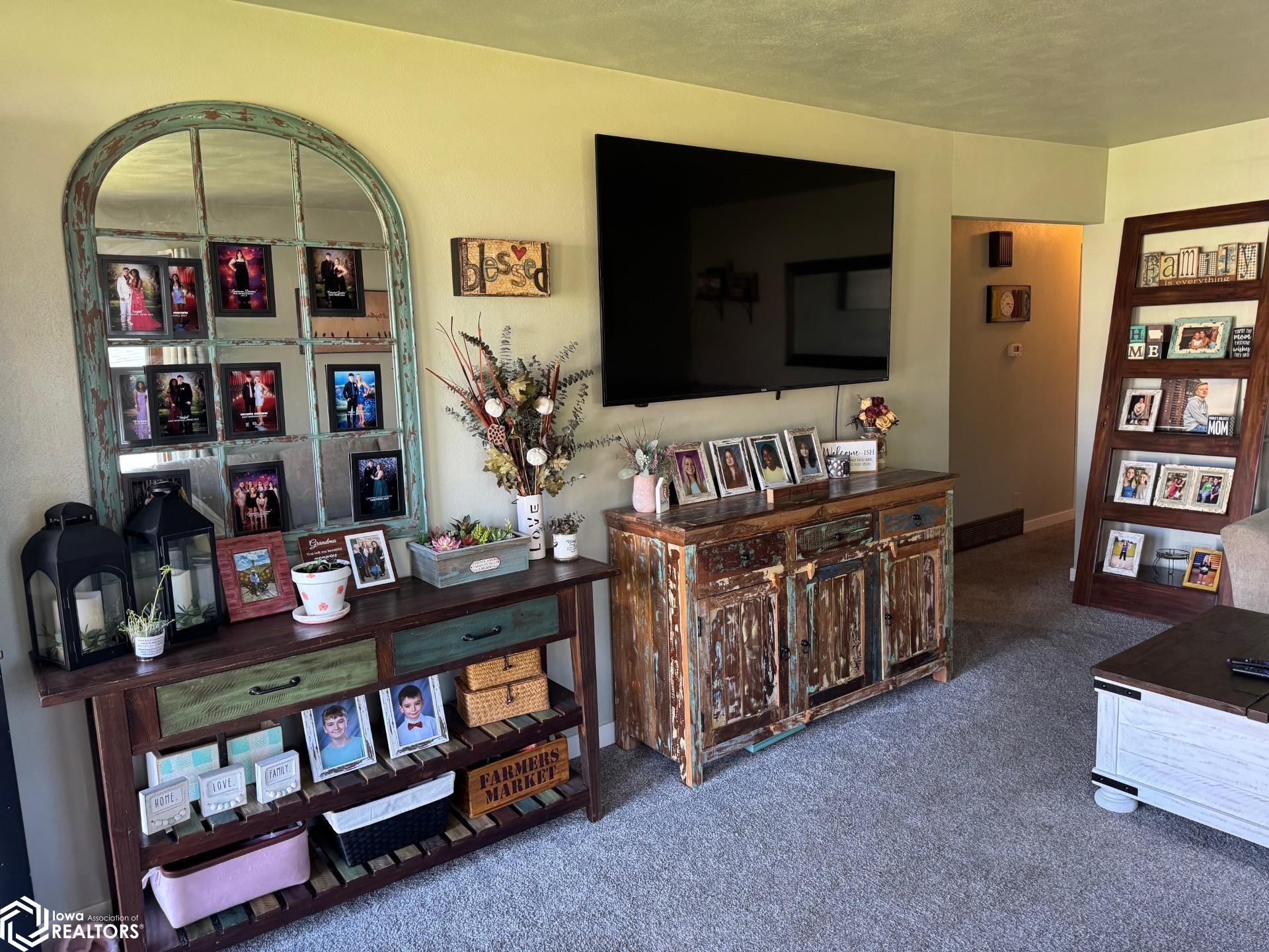 2016 Wardview Road, Marshalltown, Iowa image 5