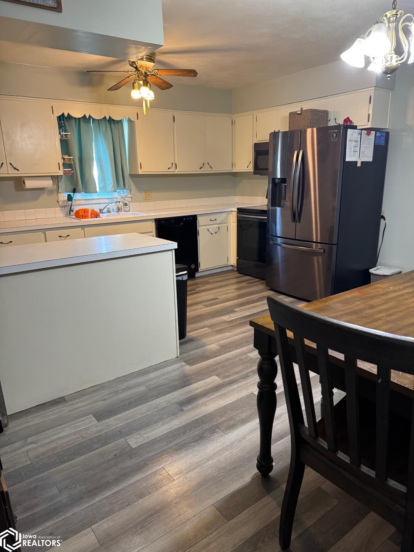 2016 Wardview Road, Marshalltown, Iowa image 8