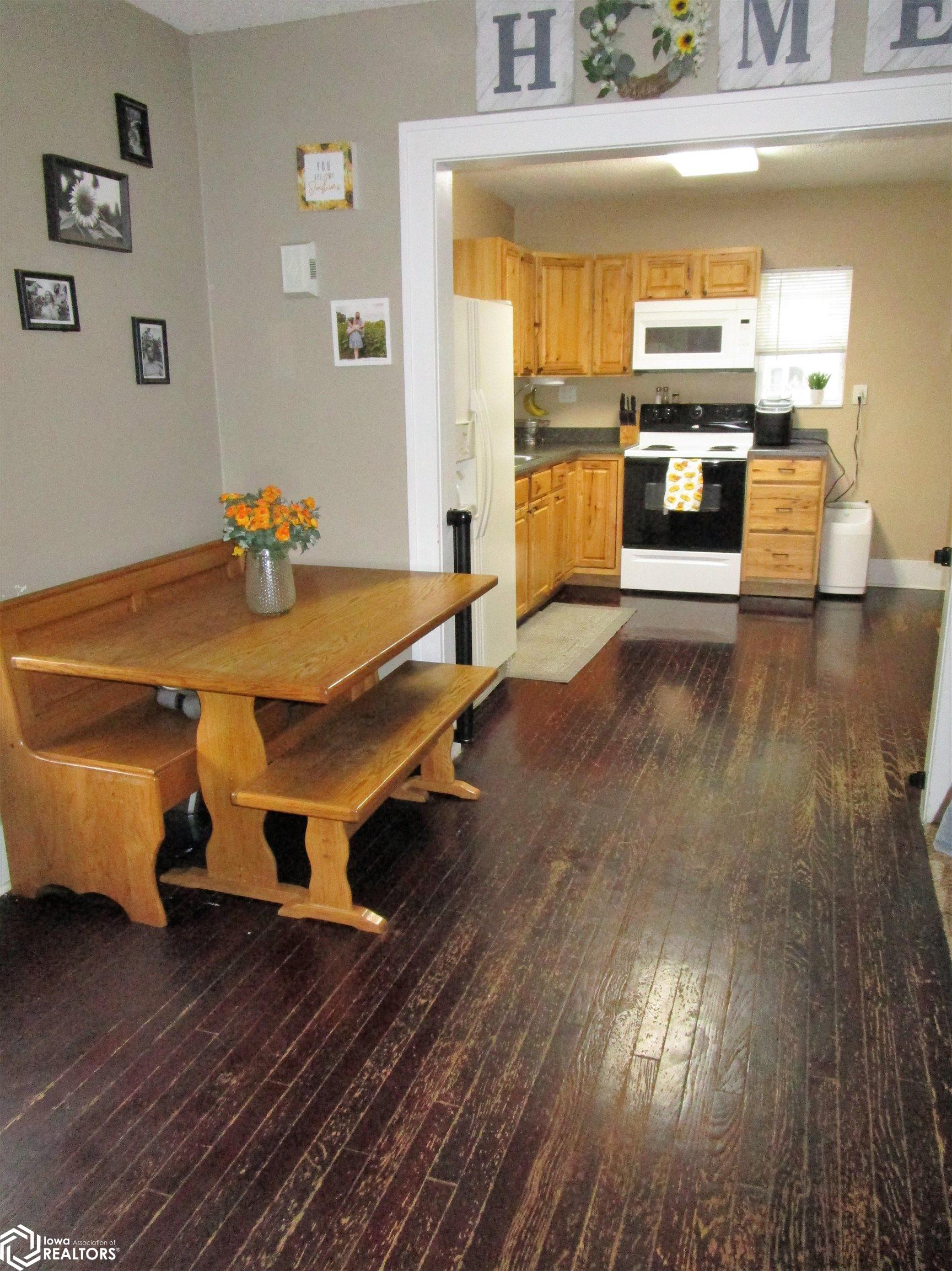 1403 College Avenue, Iowa Falls, Iowa image 2