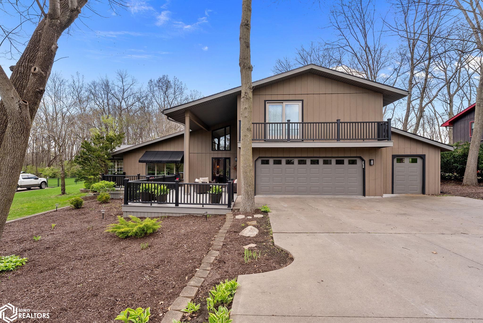 120 Golf View Lane, Washington, Iowa image 1