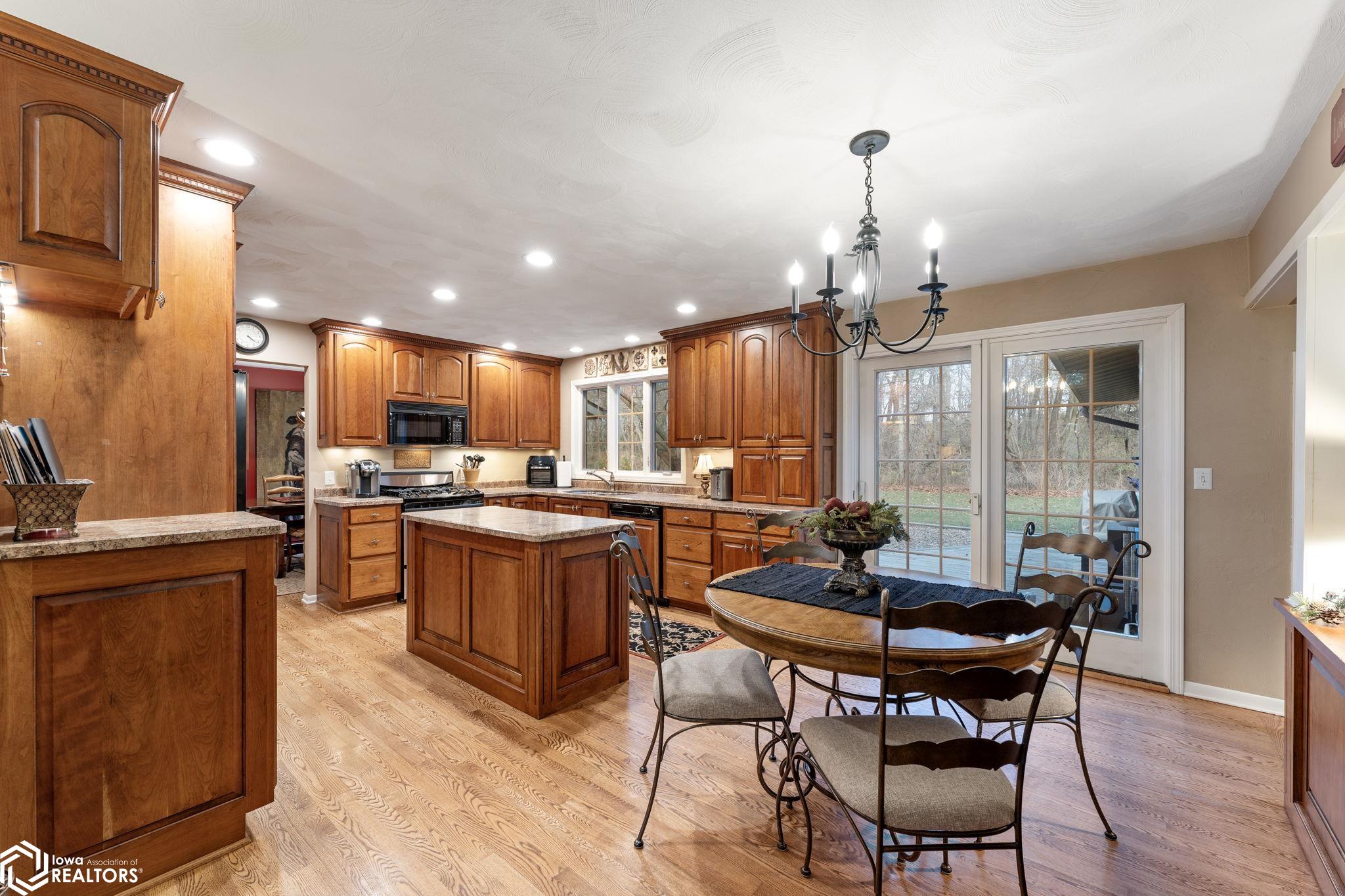 120 Golf View Lane, Washington, Iowa image 17