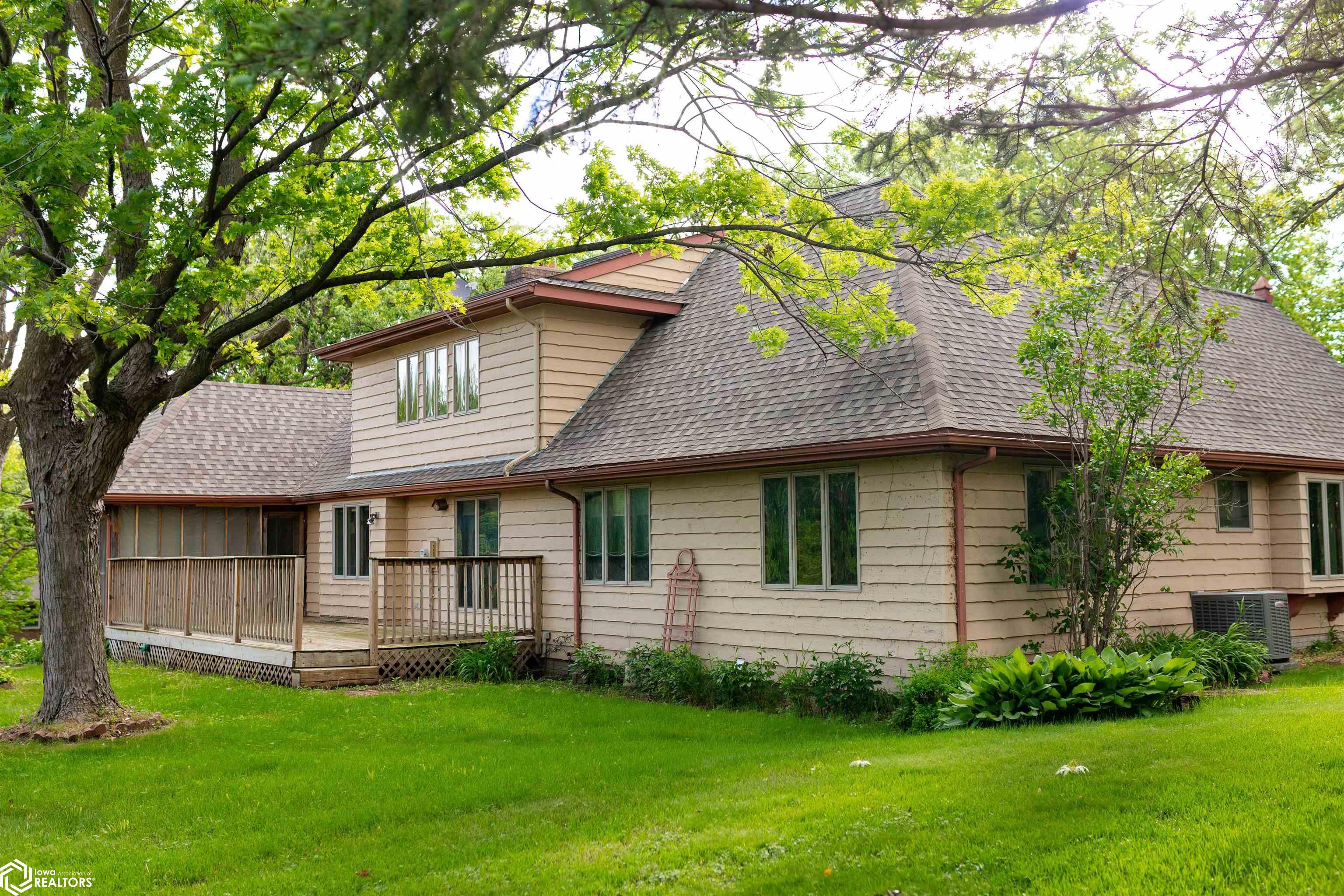 2391 Maple Ridge Drive, Denison, Iowa image 4