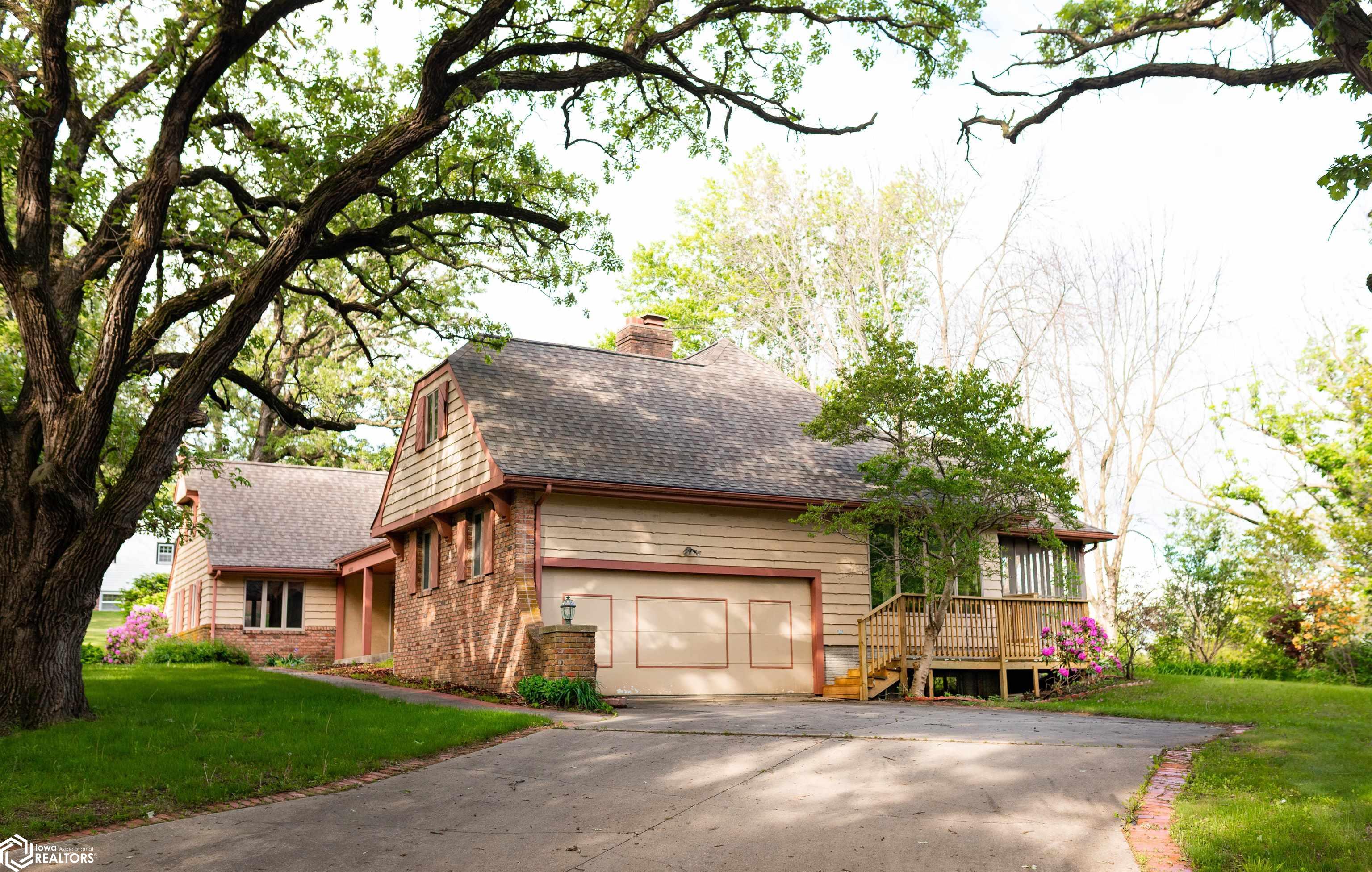 2391 Maple Ridge Drive, Denison, Iowa image 5