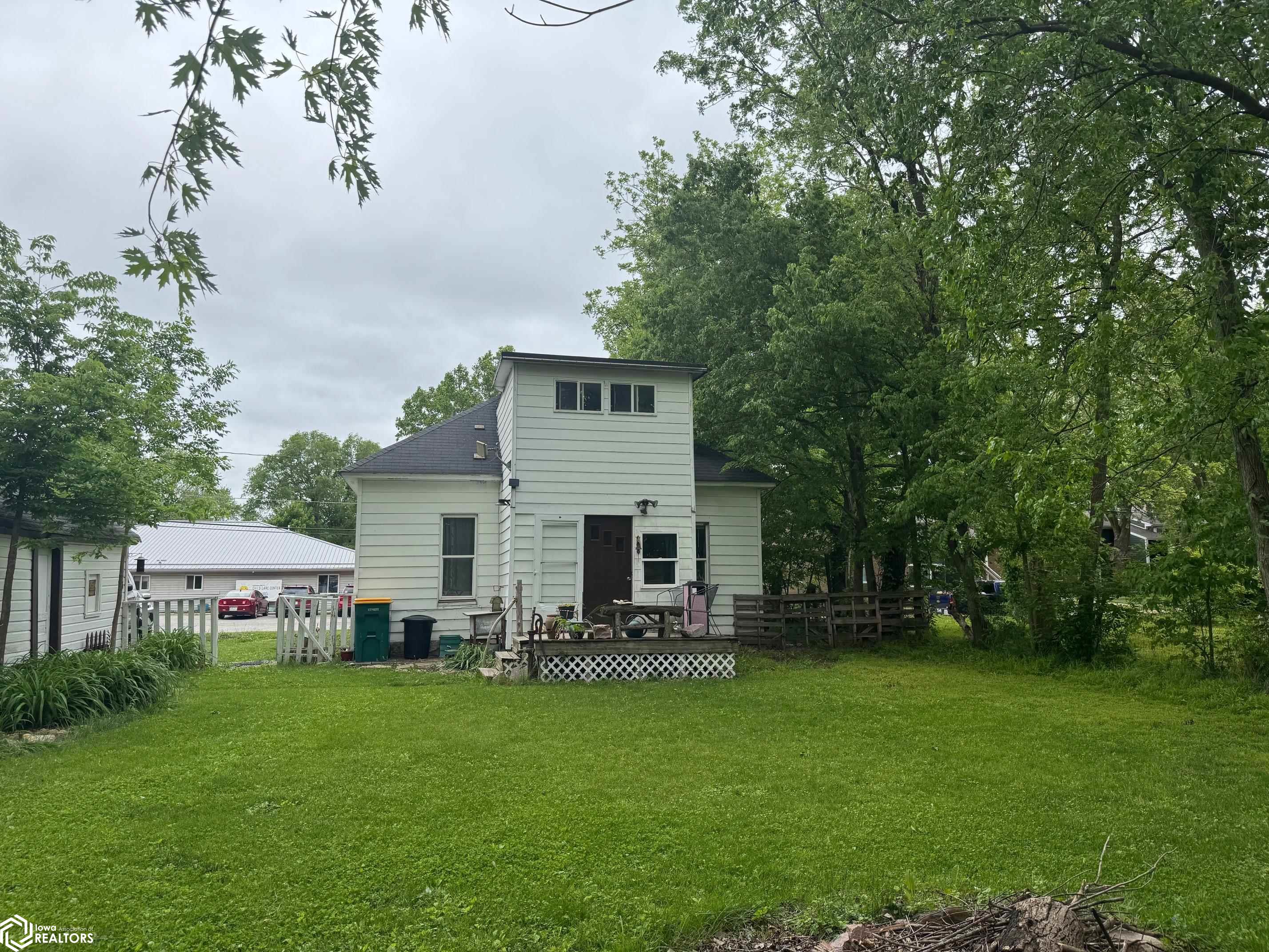 614 W Jackson Avenue, Fairfield, Iowa image 2