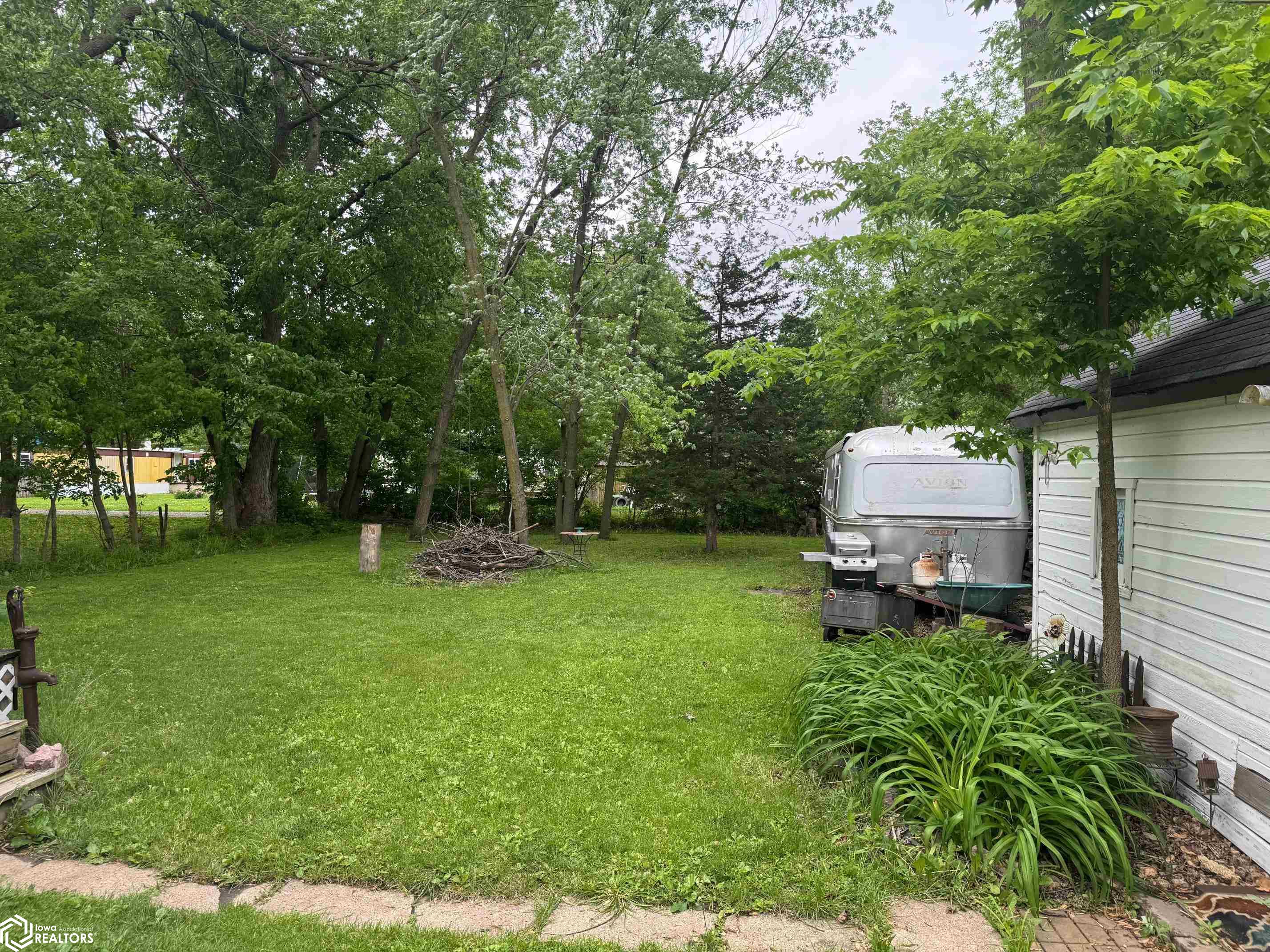 614 W Jackson Avenue, Fairfield, Iowa image 3