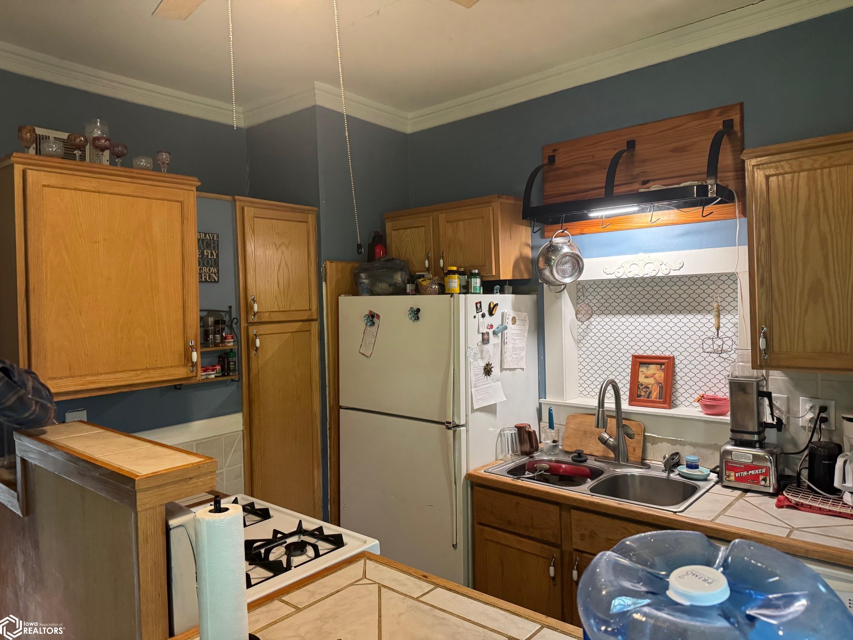 614 W Jackson Avenue, Fairfield, Iowa image 9