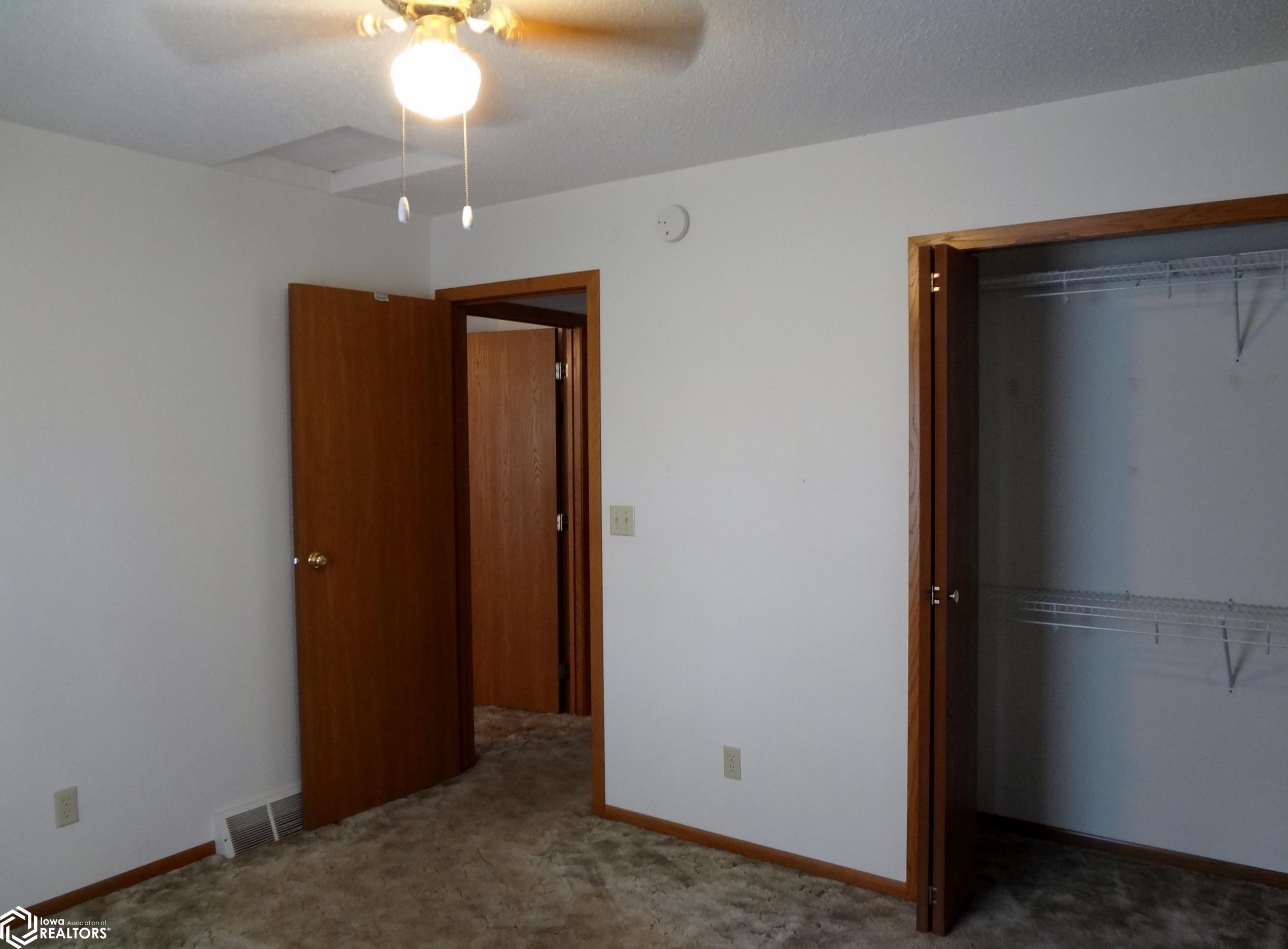 209 W Clark Street, Clarinda, Iowa image 13