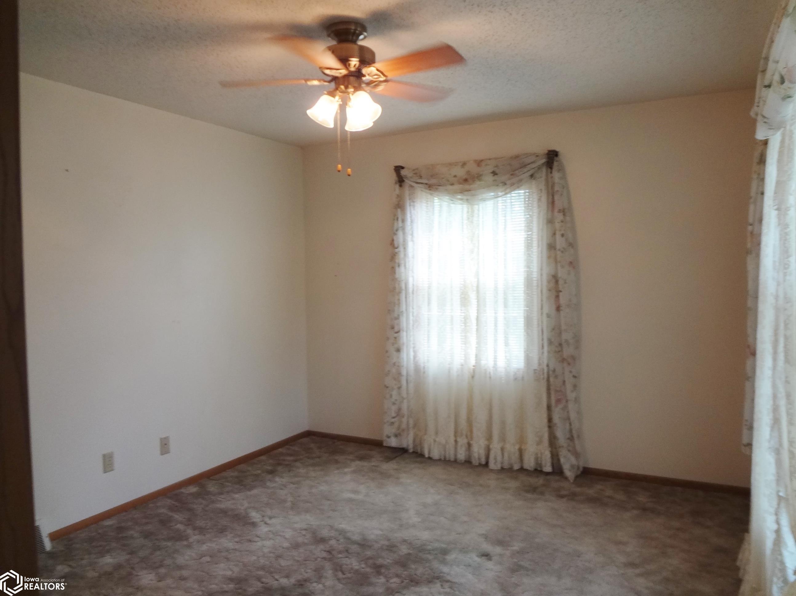 209 W Clark Street, Clarinda, Iowa image 17