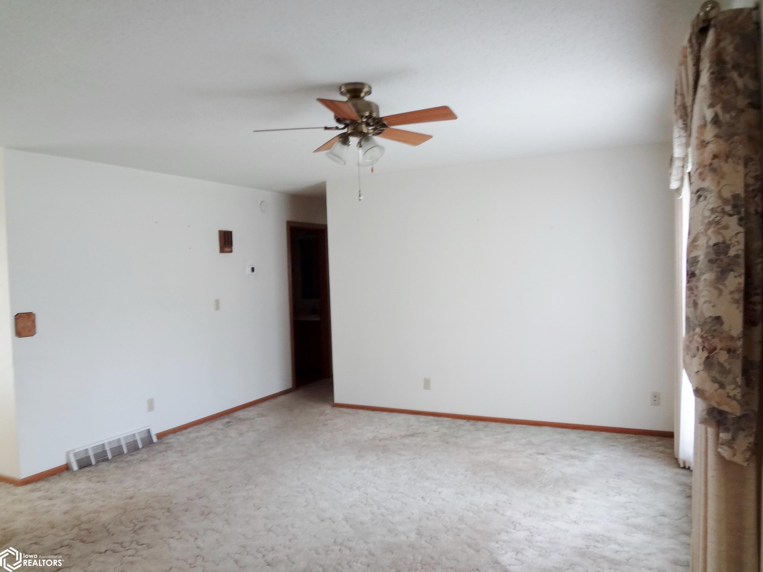 209 W Clark Street, Clarinda, Iowa image 18