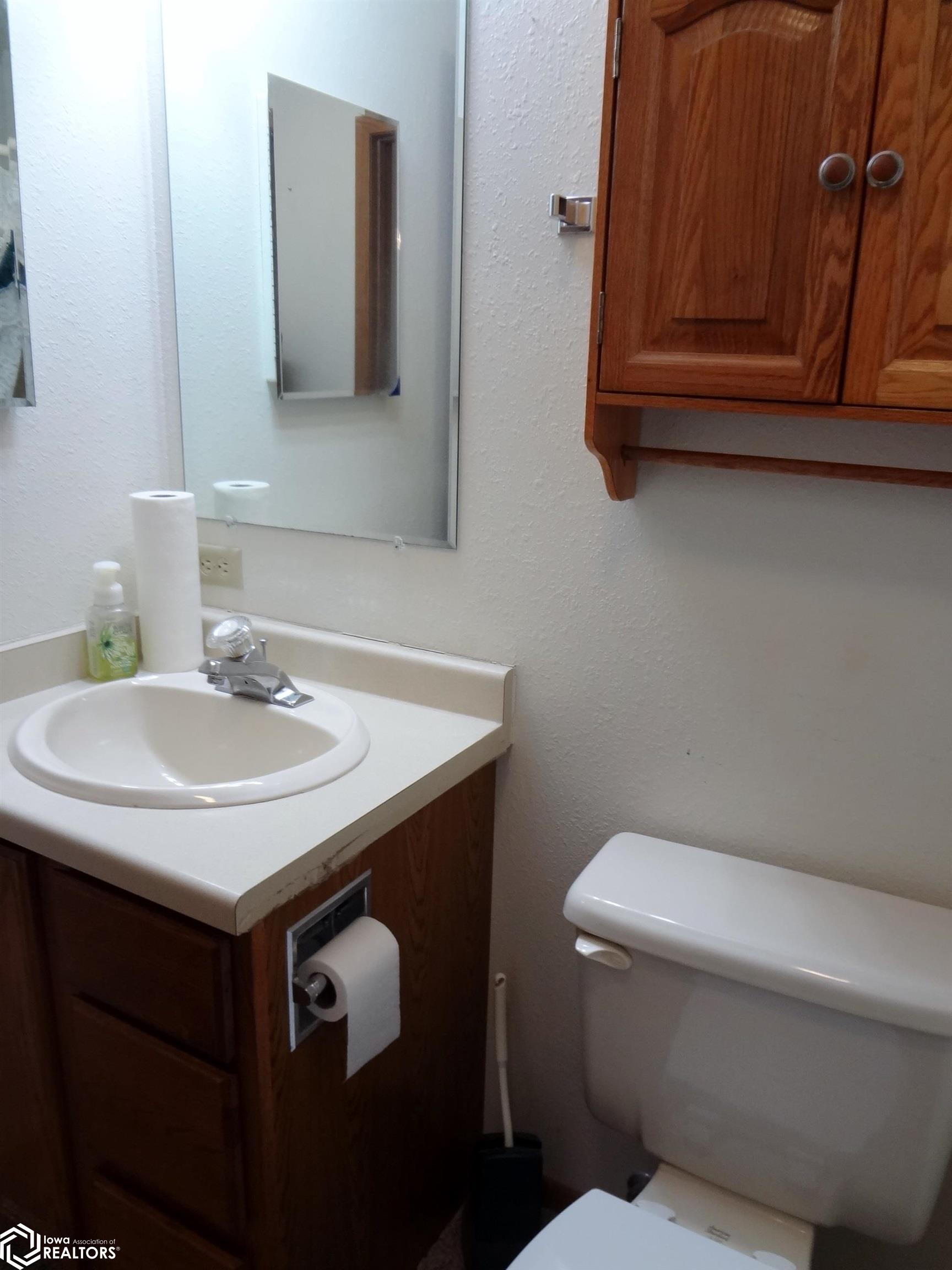 209 W Clark Street, Clarinda, Iowa image 24