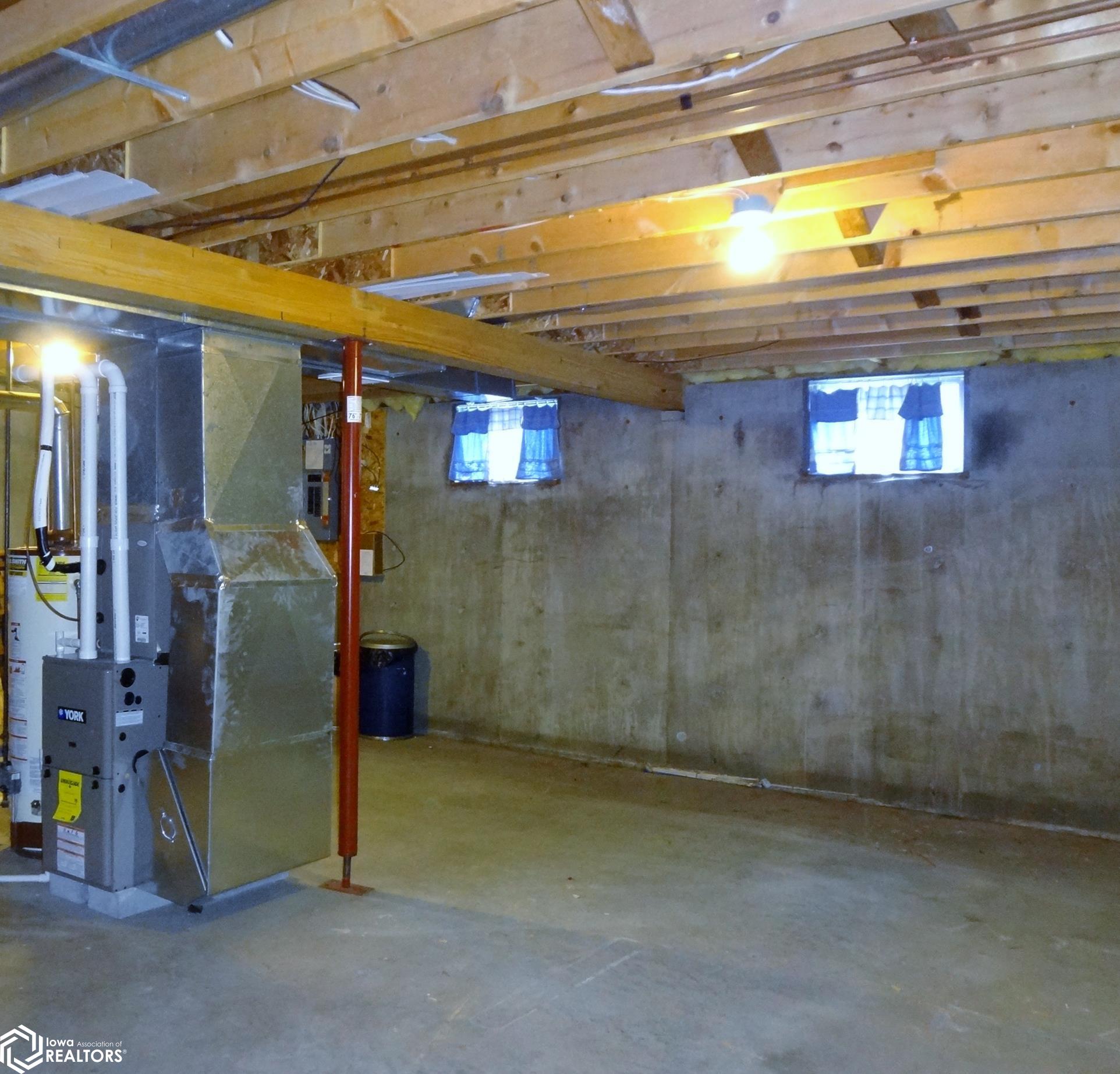 209 W Clark Street, Clarinda, Iowa image 32