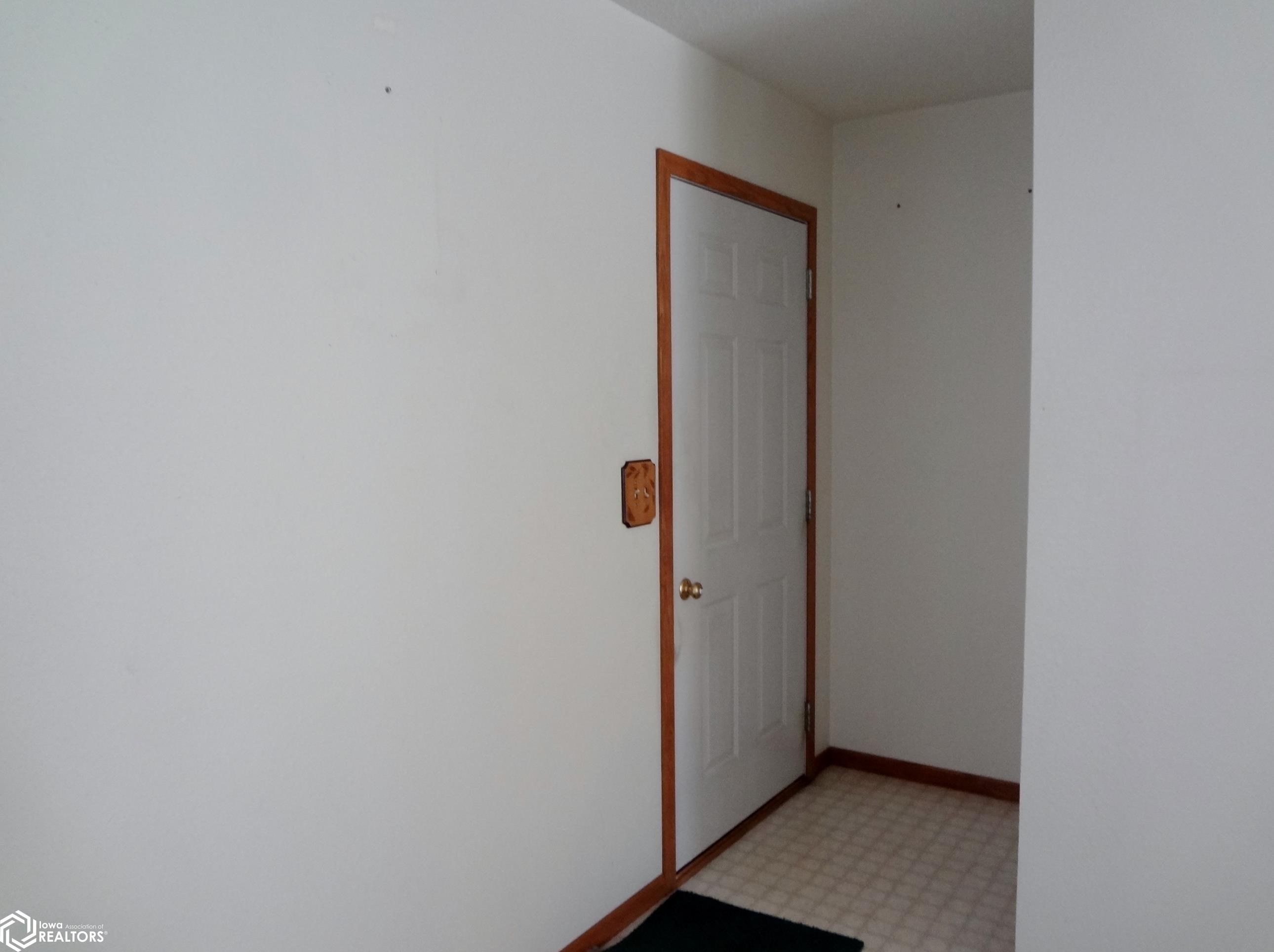 209 W Clark Street, Clarinda, Iowa image 7