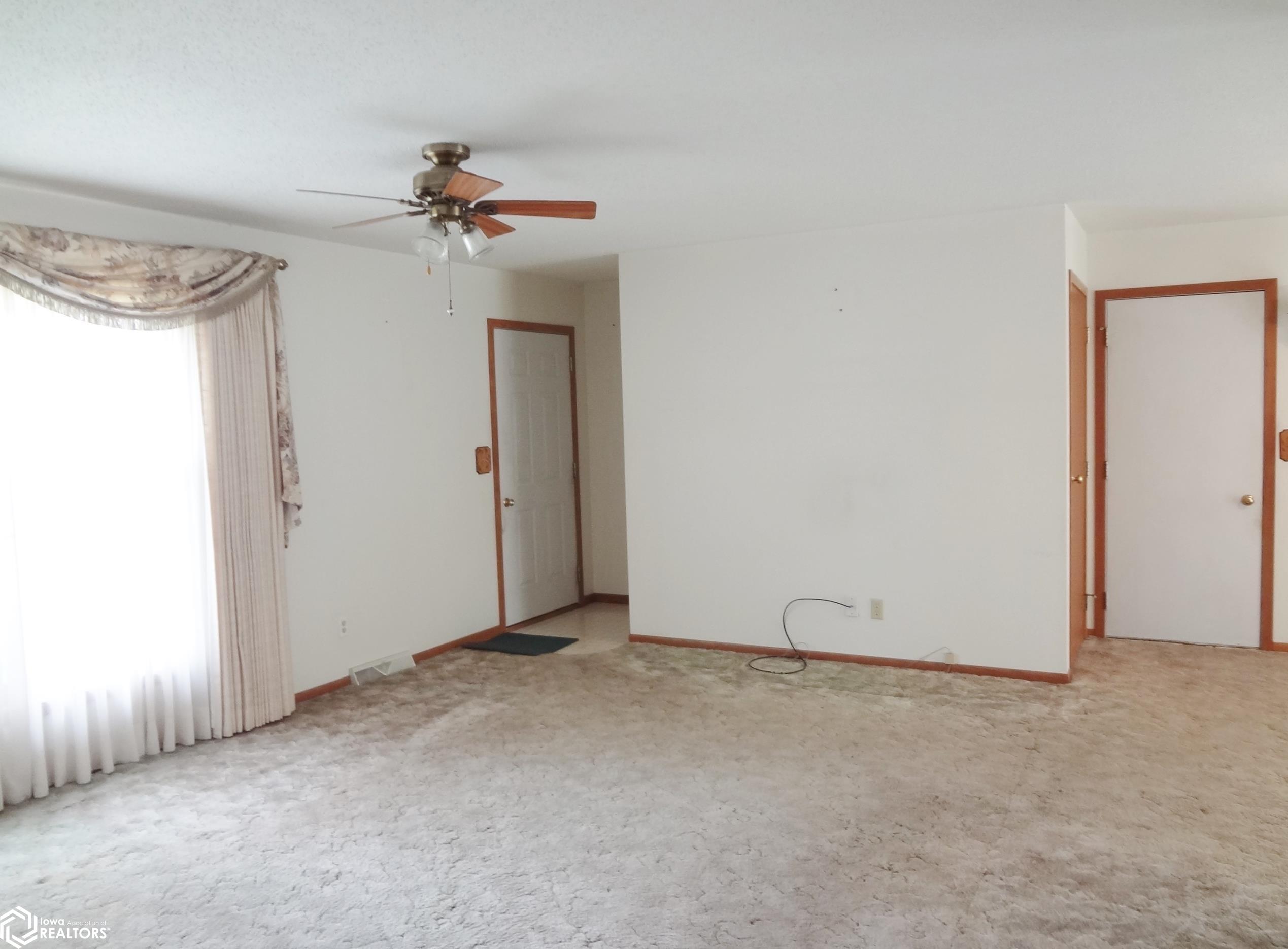 209 W Clark Street, Clarinda, Iowa image 8