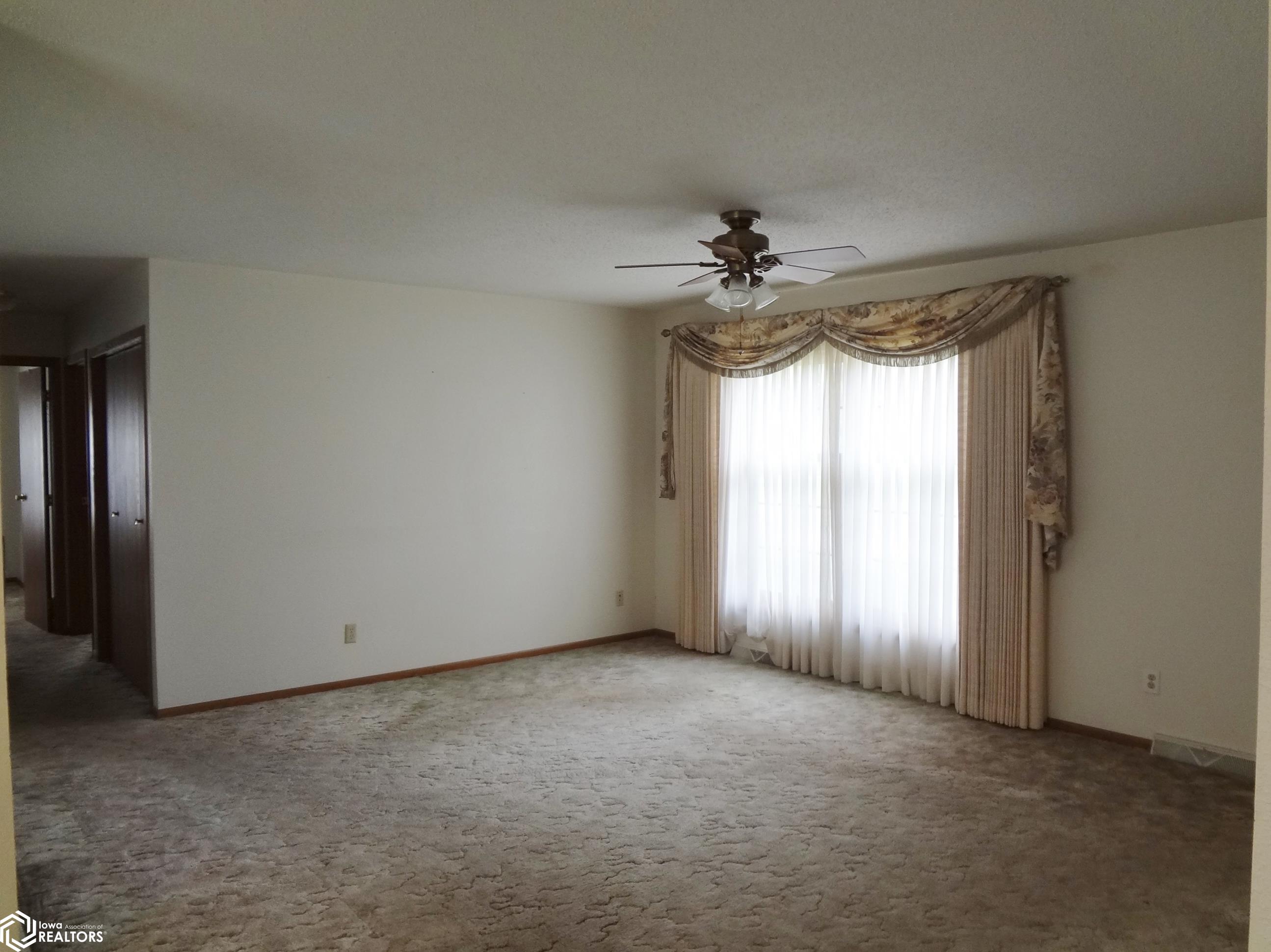 209 W Clark Street, Clarinda, Iowa image 9