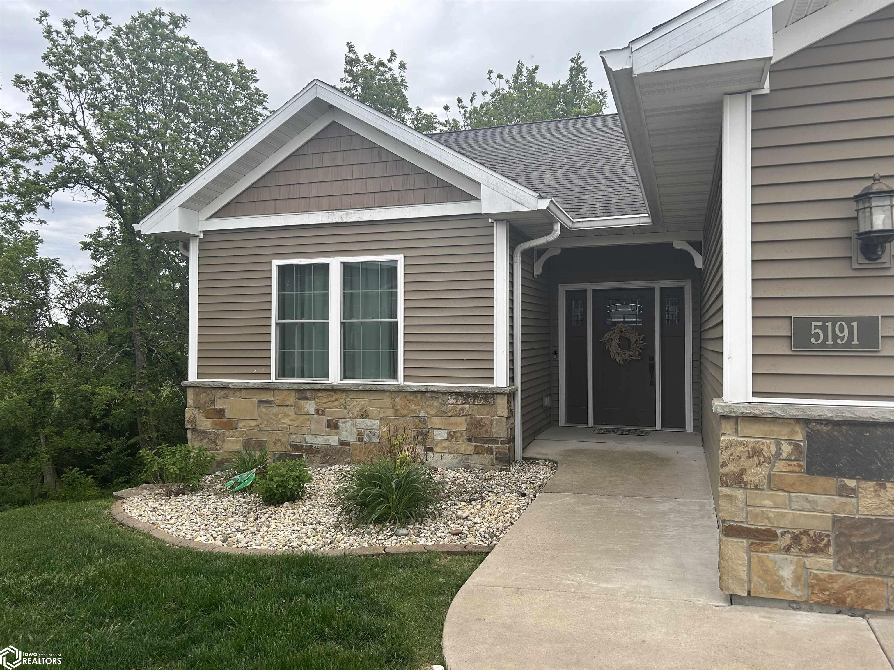 5191 Turnberry Court, Burlington, Iowa image 1