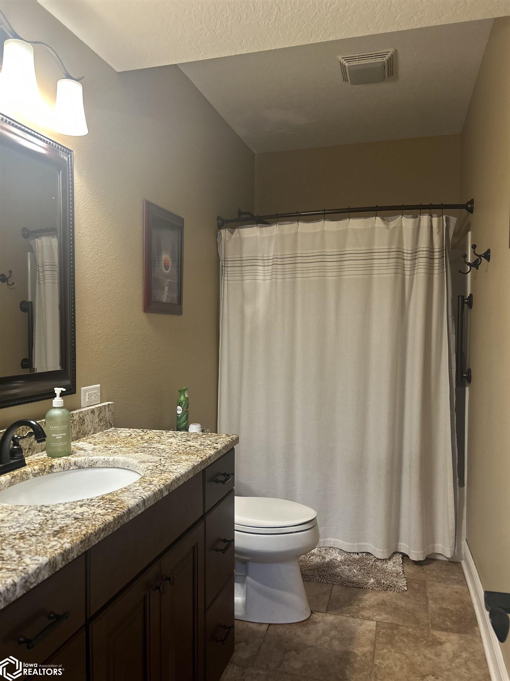 5191 Turnberry Court, Burlington, Iowa image 11
