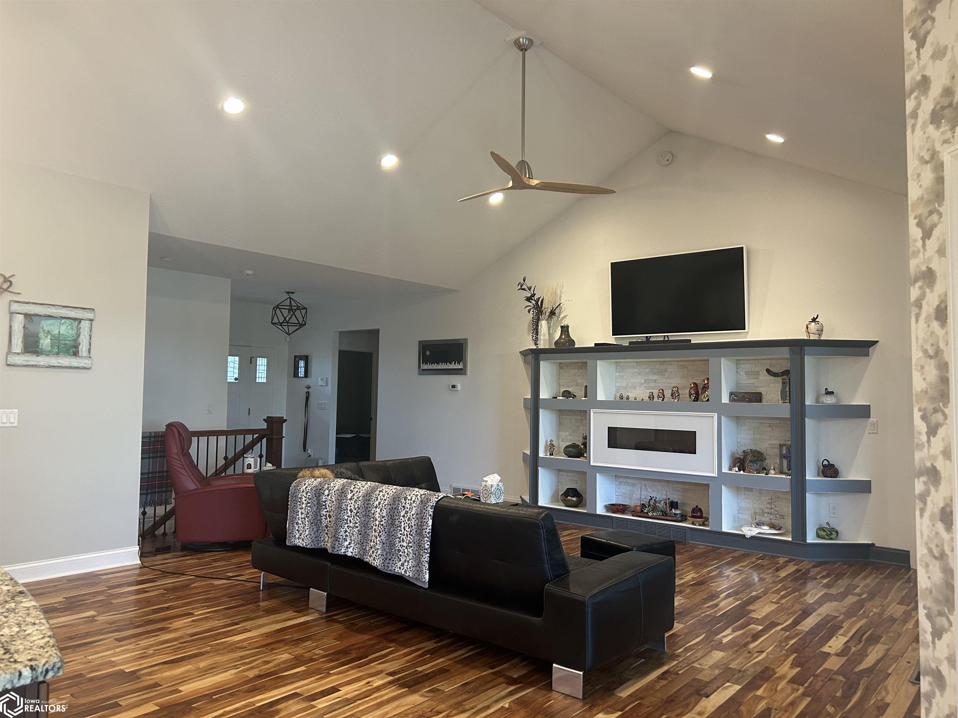 5191 Turnberry Court, Burlington, Iowa image 6
