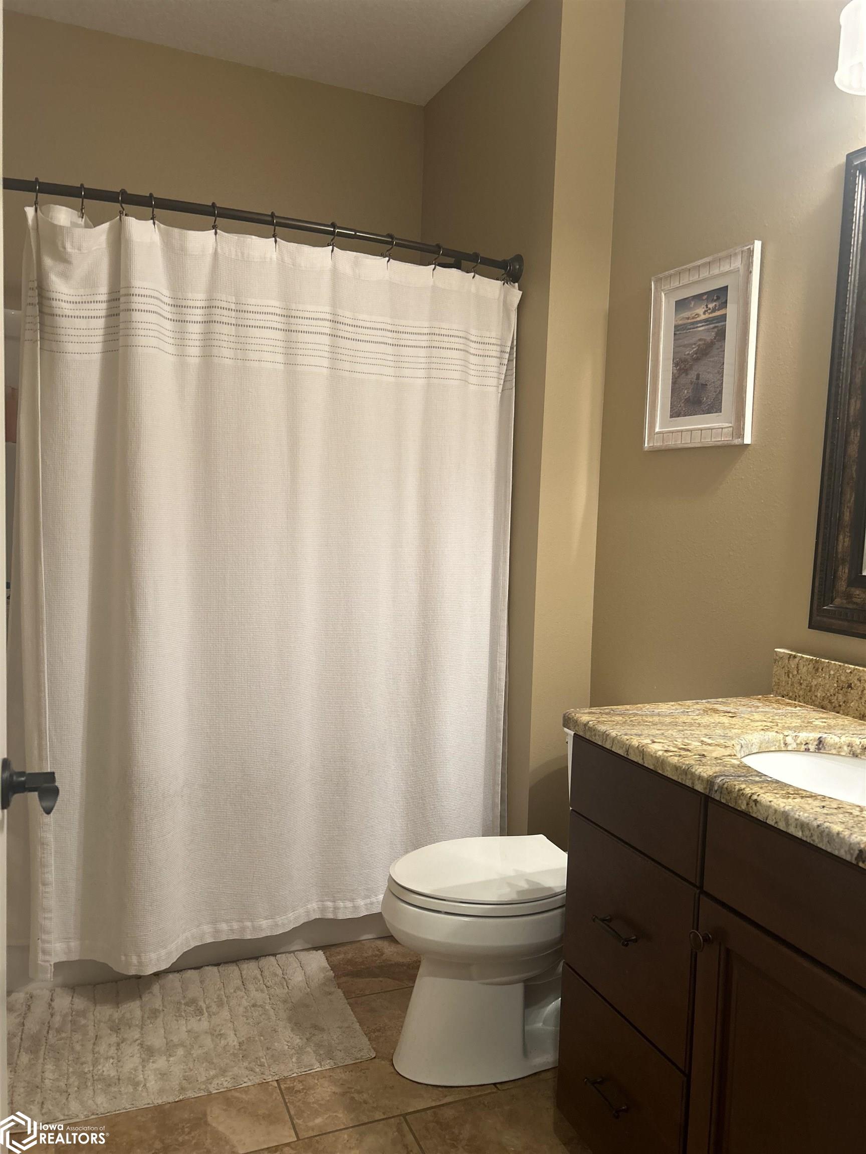 5191 Turnberry Court, Burlington, Iowa image 10