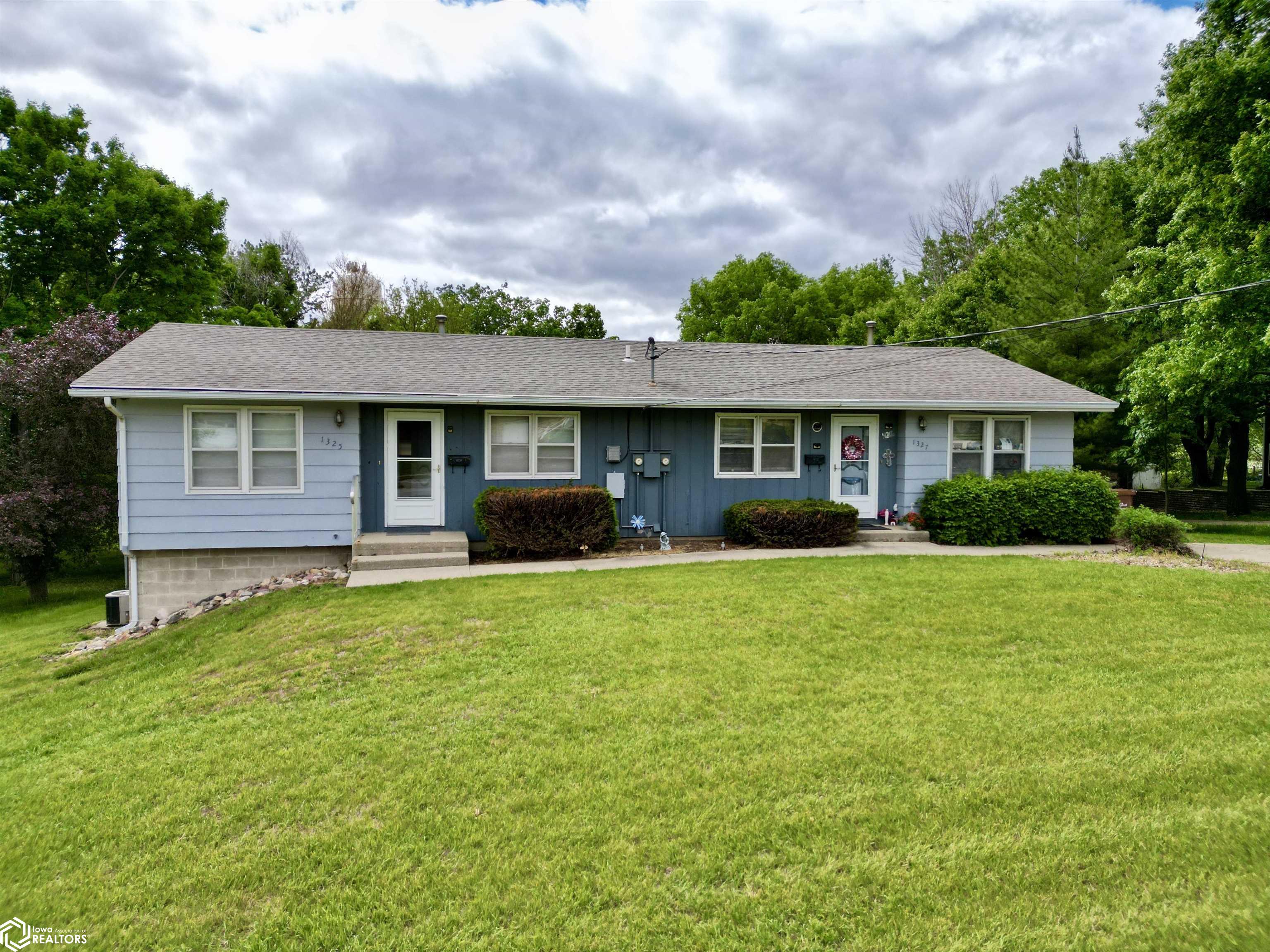 1325/1327 N. Grant Rd., Carroll, Iowa image 1