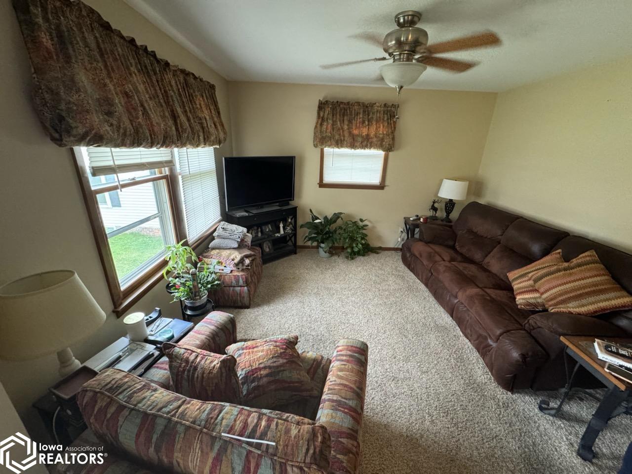 1325/1327 N. Grant Rd., Carroll, Iowa image 2
