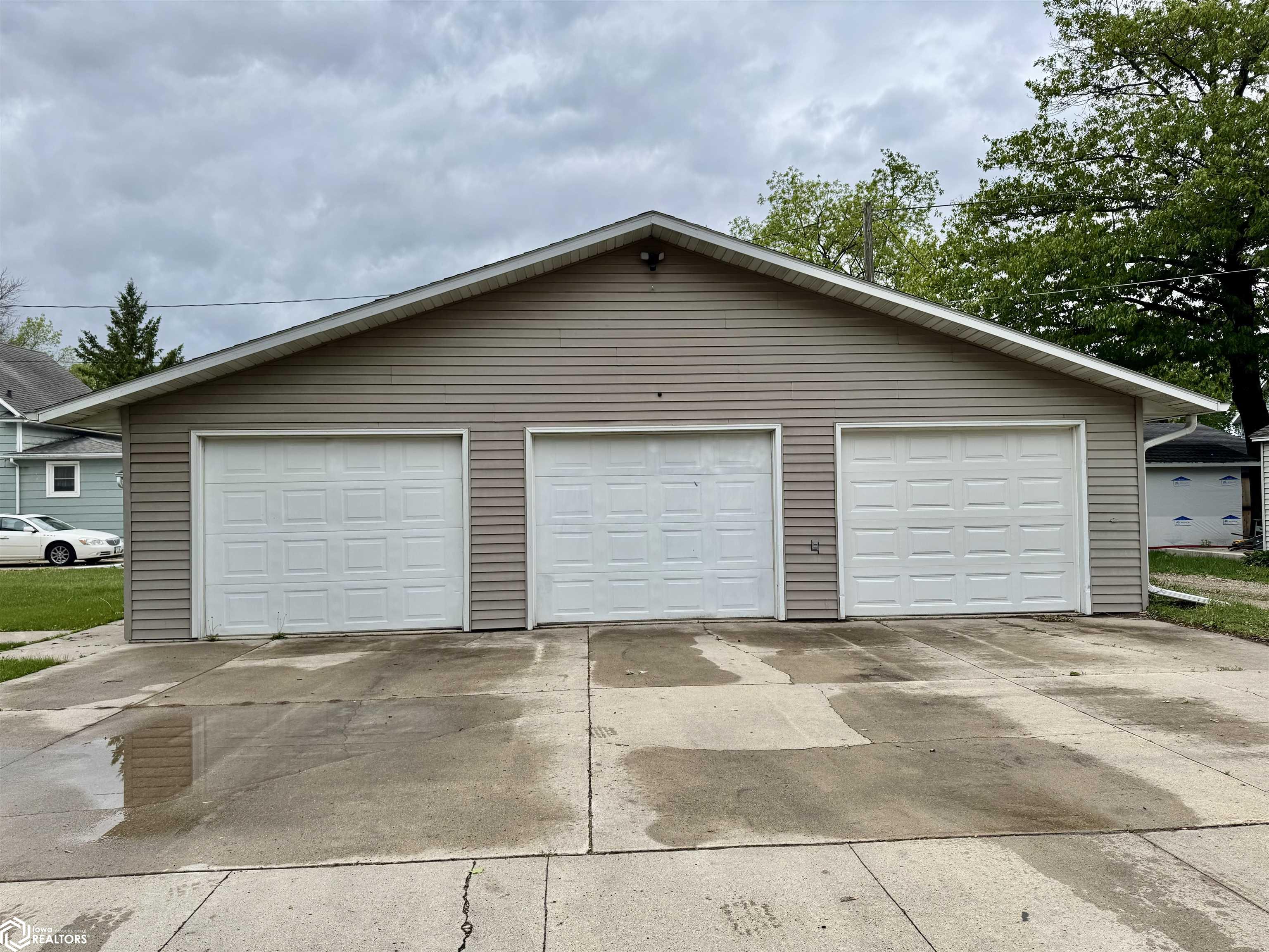1312 2nd Ave S, Clear Lake, Iowa image 2