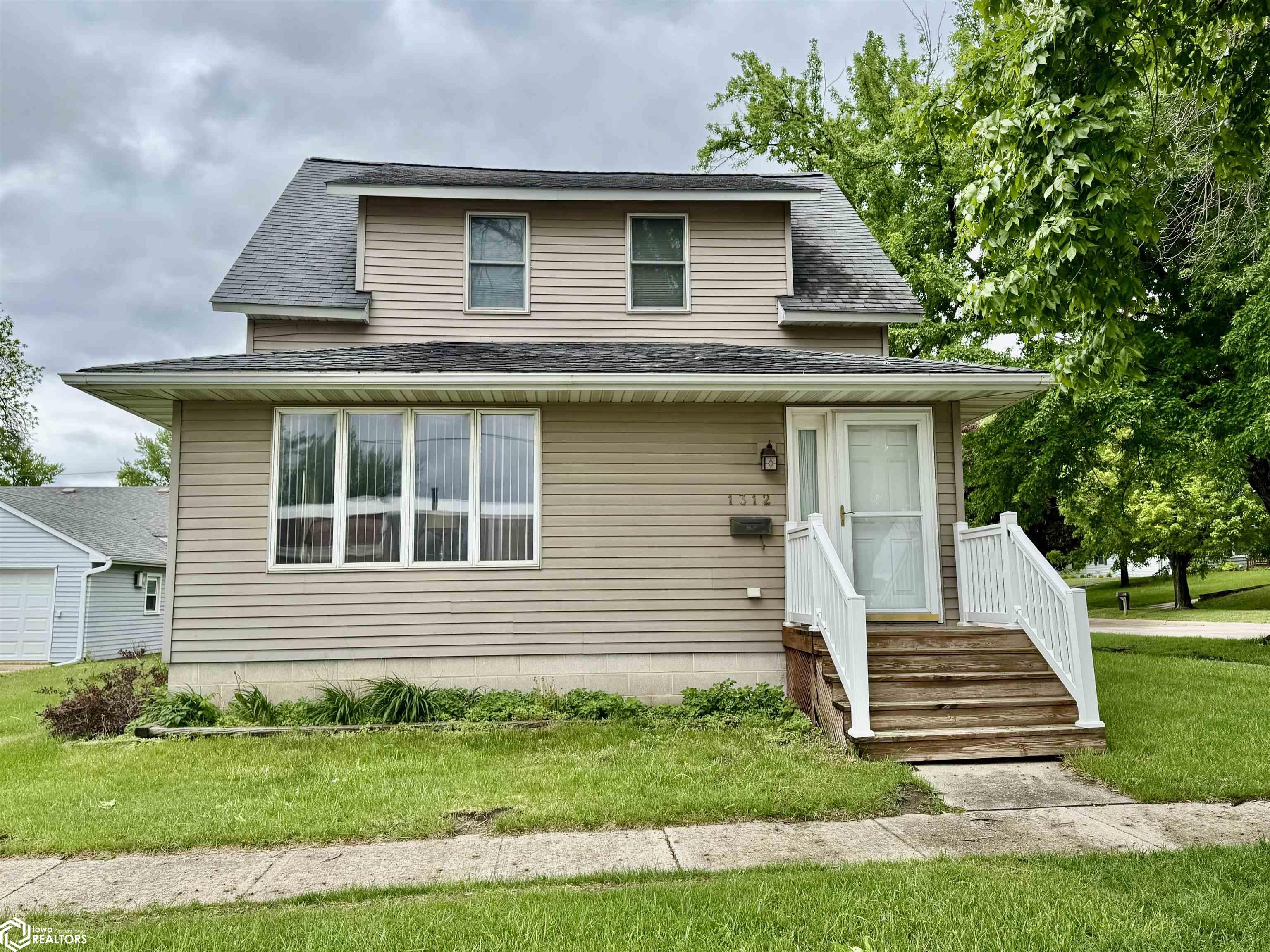 1312 2nd Ave S, Clear Lake, Iowa image 3