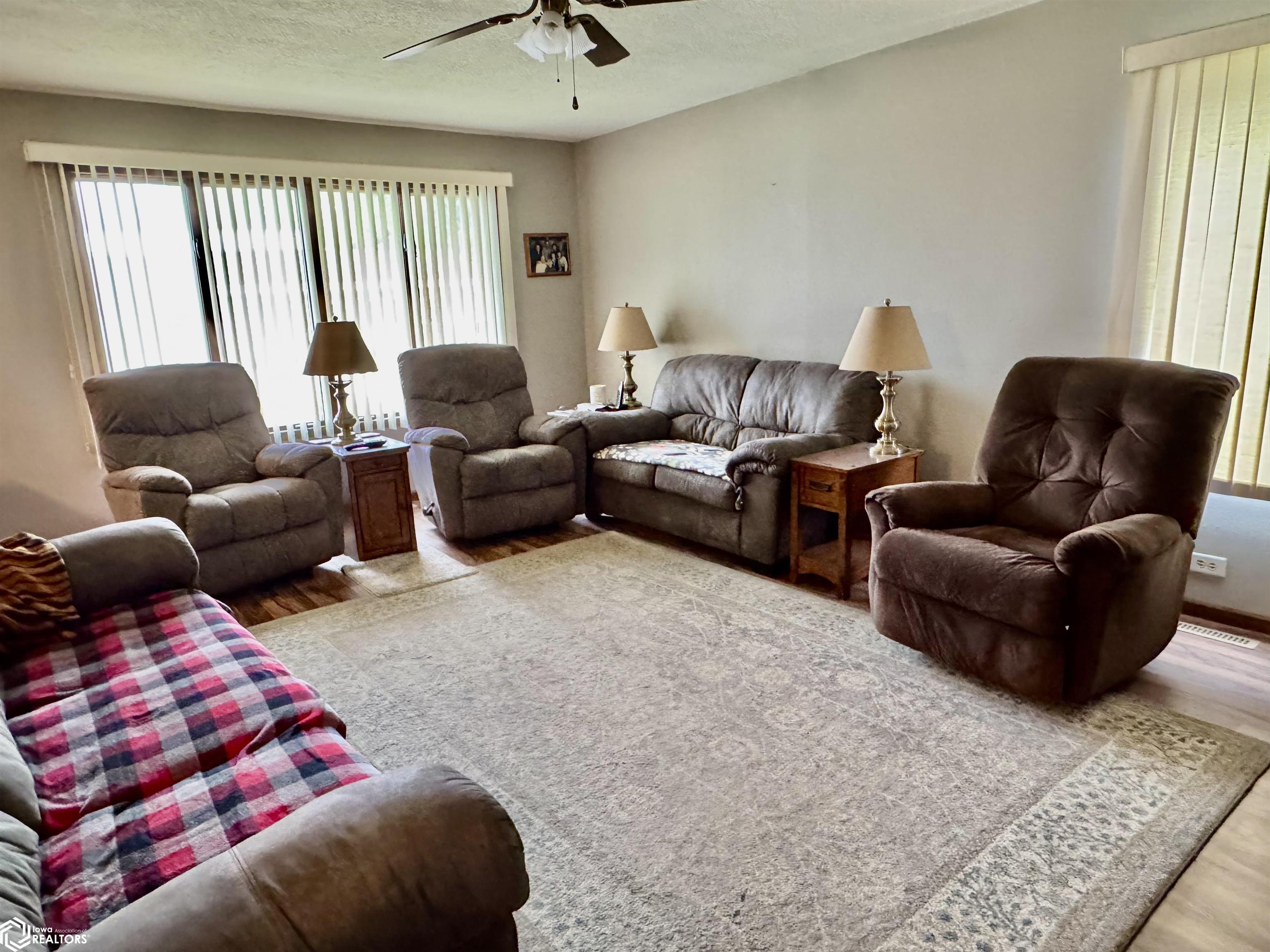 1312 2nd Ave S, Clear Lake, Iowa image 9