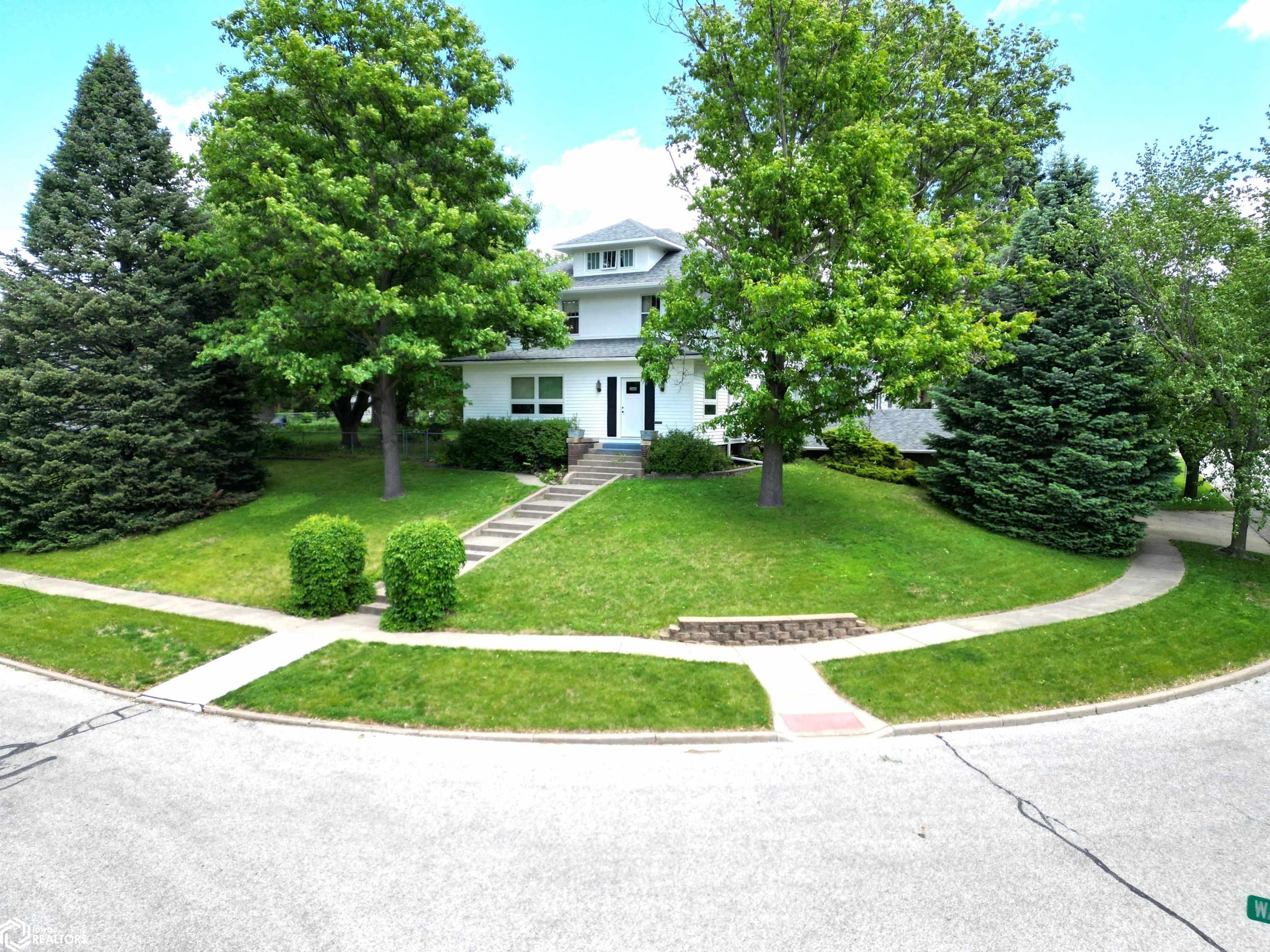 1606 Waddell, Atlantic, Iowa image 2