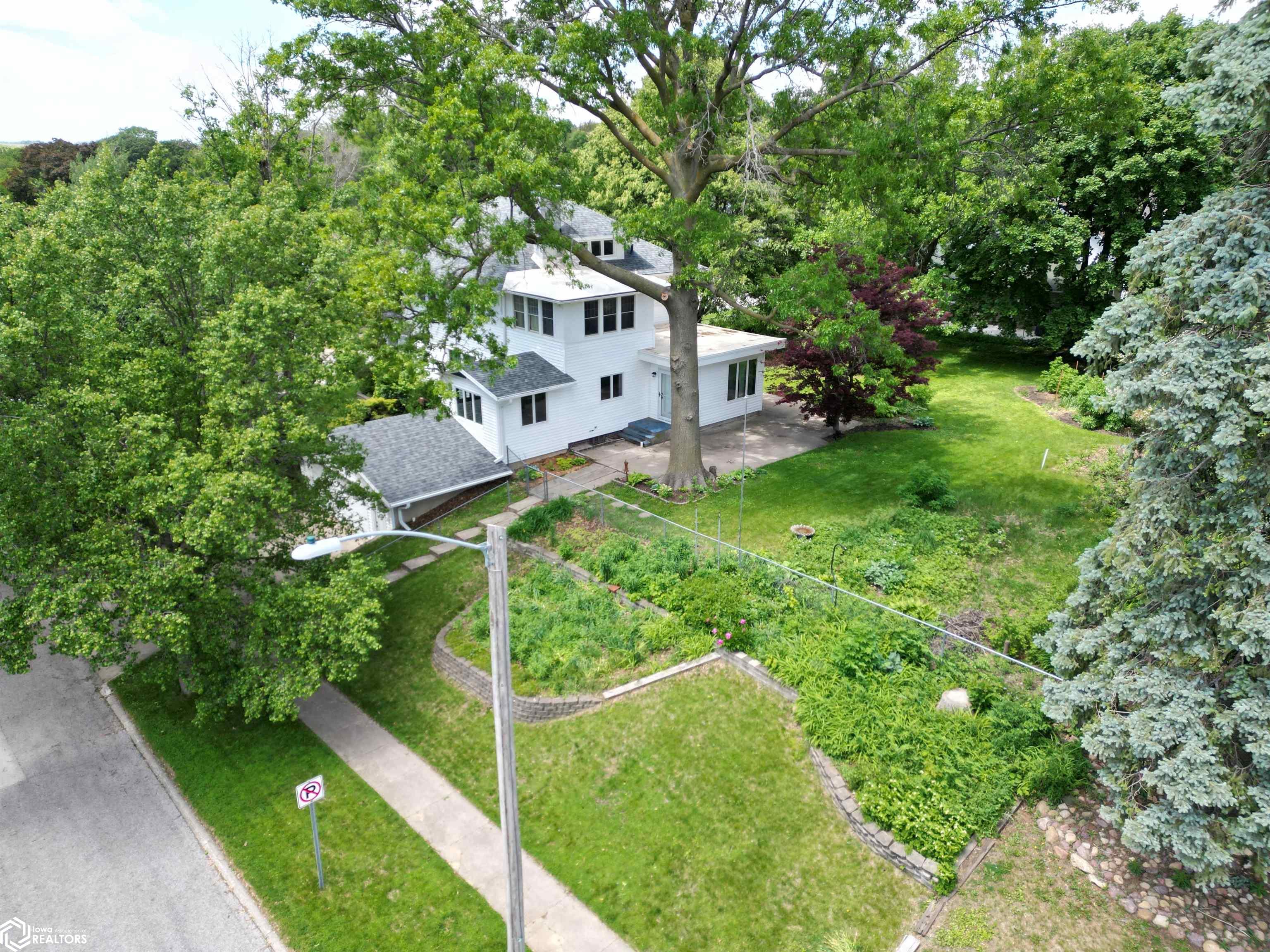1606 Waddell, Atlantic, Iowa image 11