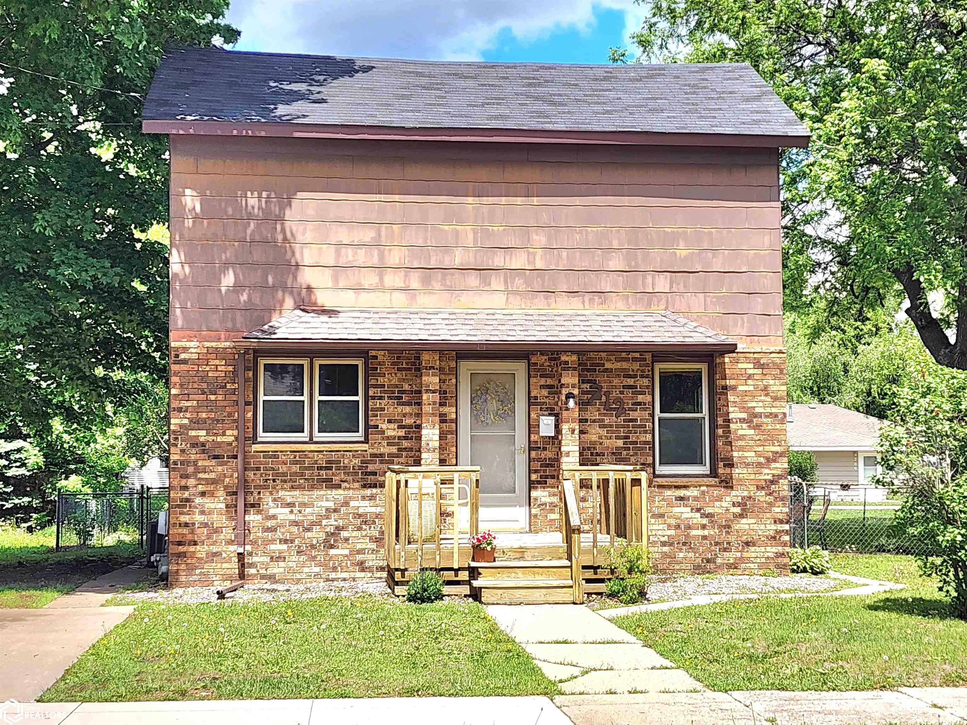 212 SW 24th Street, Mason City, Iowa image 1