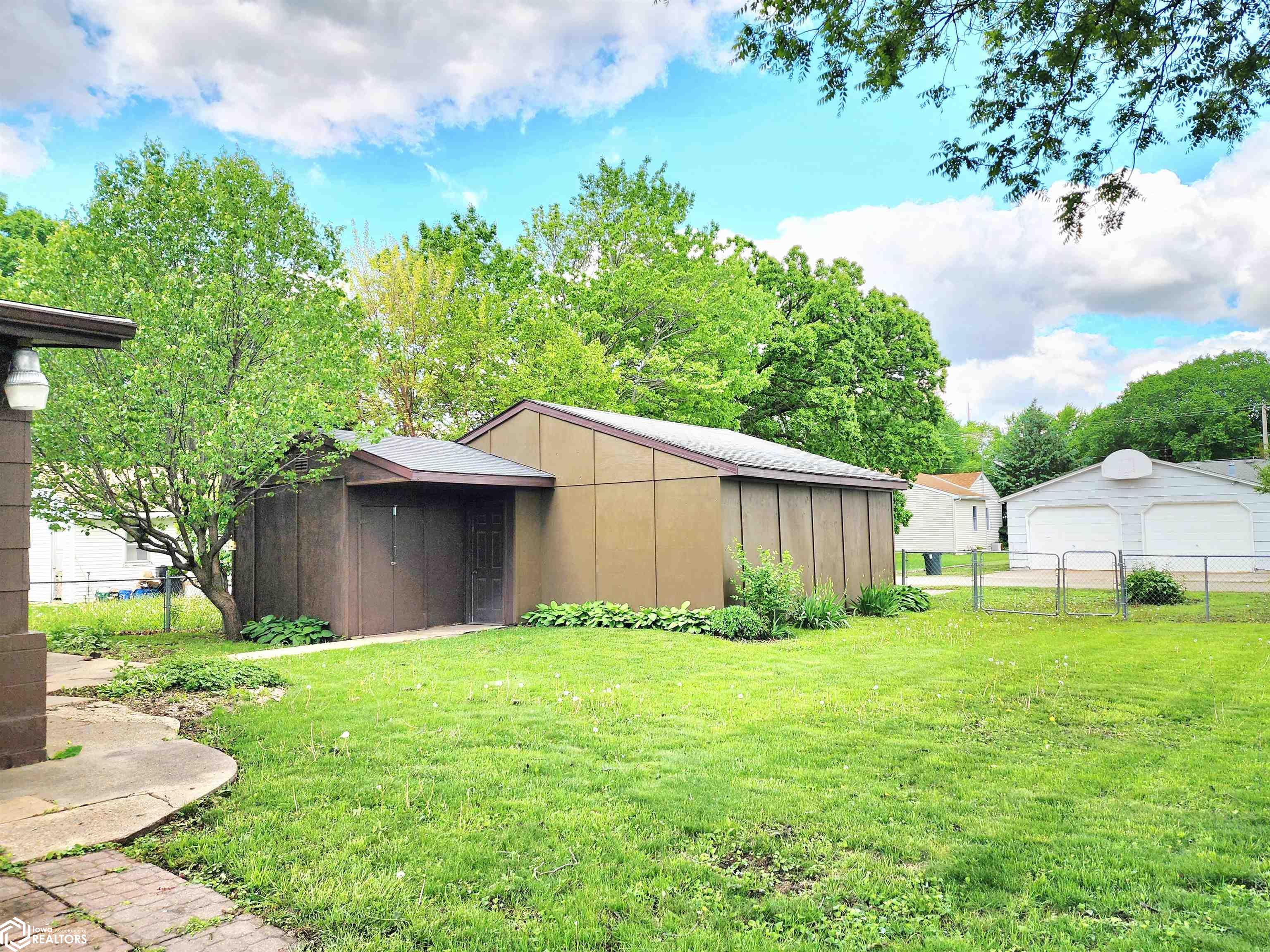 212 SW 24th Street, Mason City, Iowa image 25
