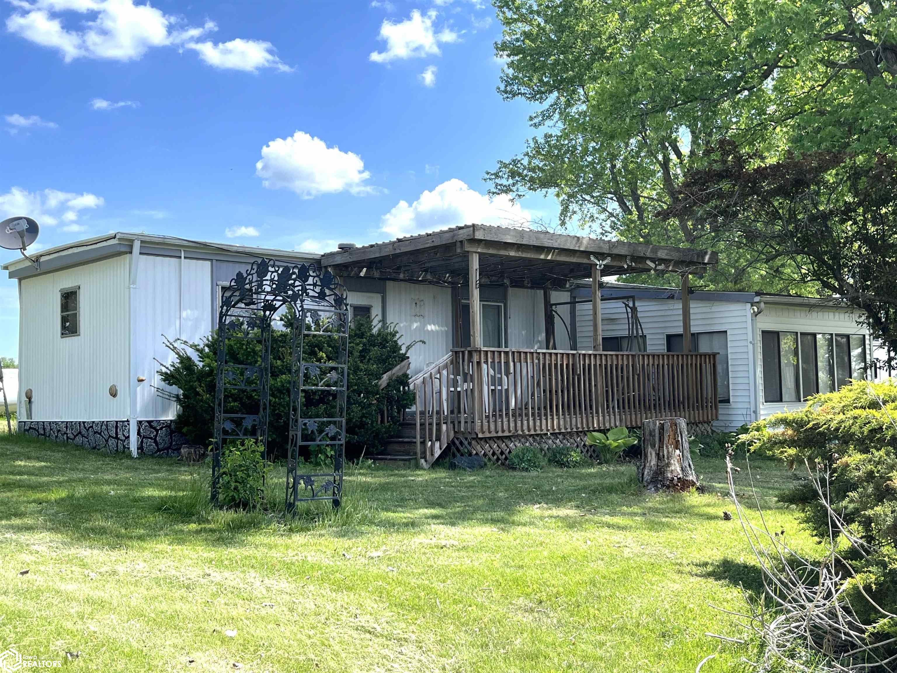 5377 Longhorn Trail, Melrose, Iowa image 2