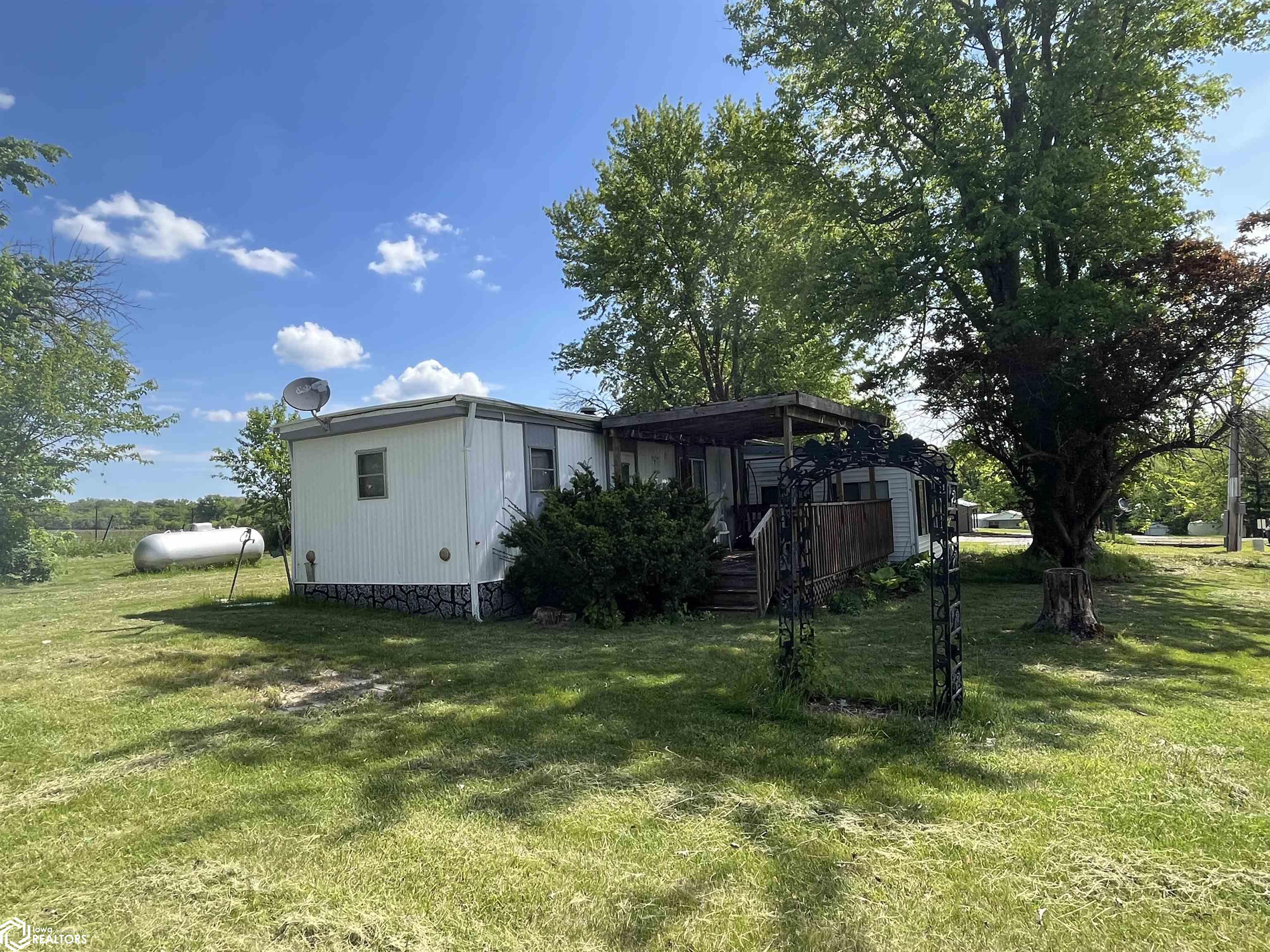 5377 Longhorn Trail, Melrose, Iowa image 19