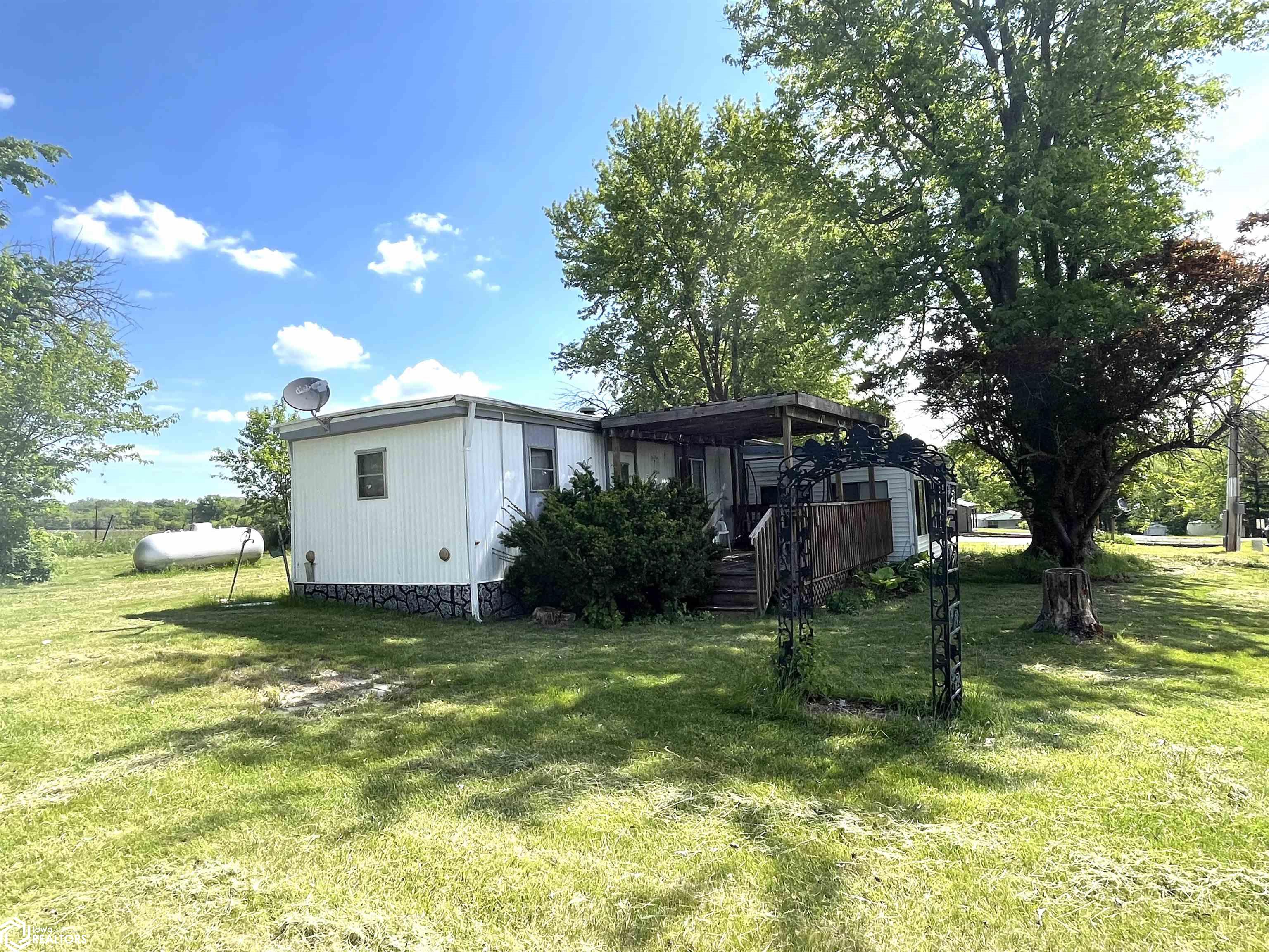 5377 Longhorn Trail, Melrose, Iowa image 4