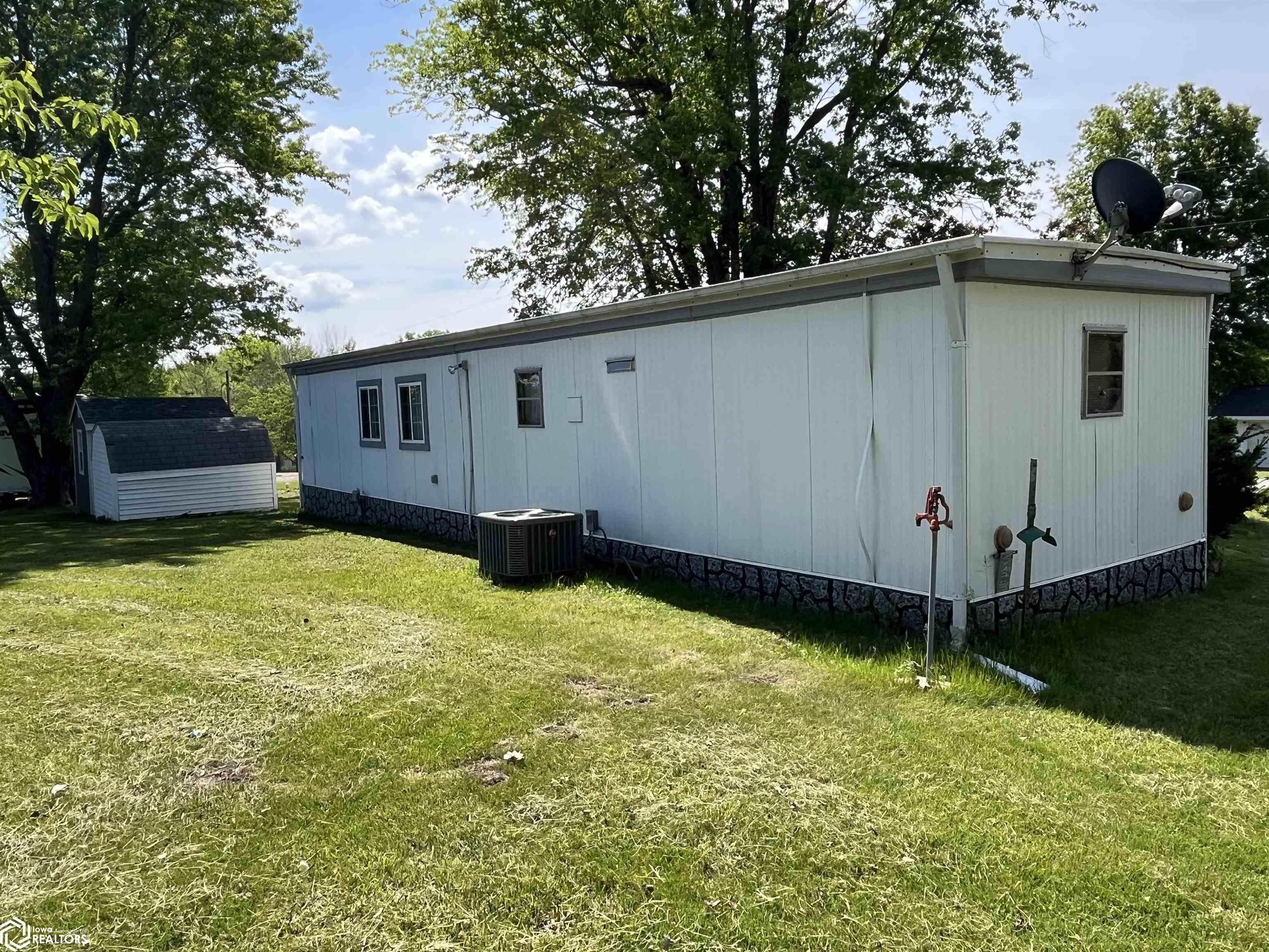 5377 Longhorn Trail, Melrose, Iowa image 5