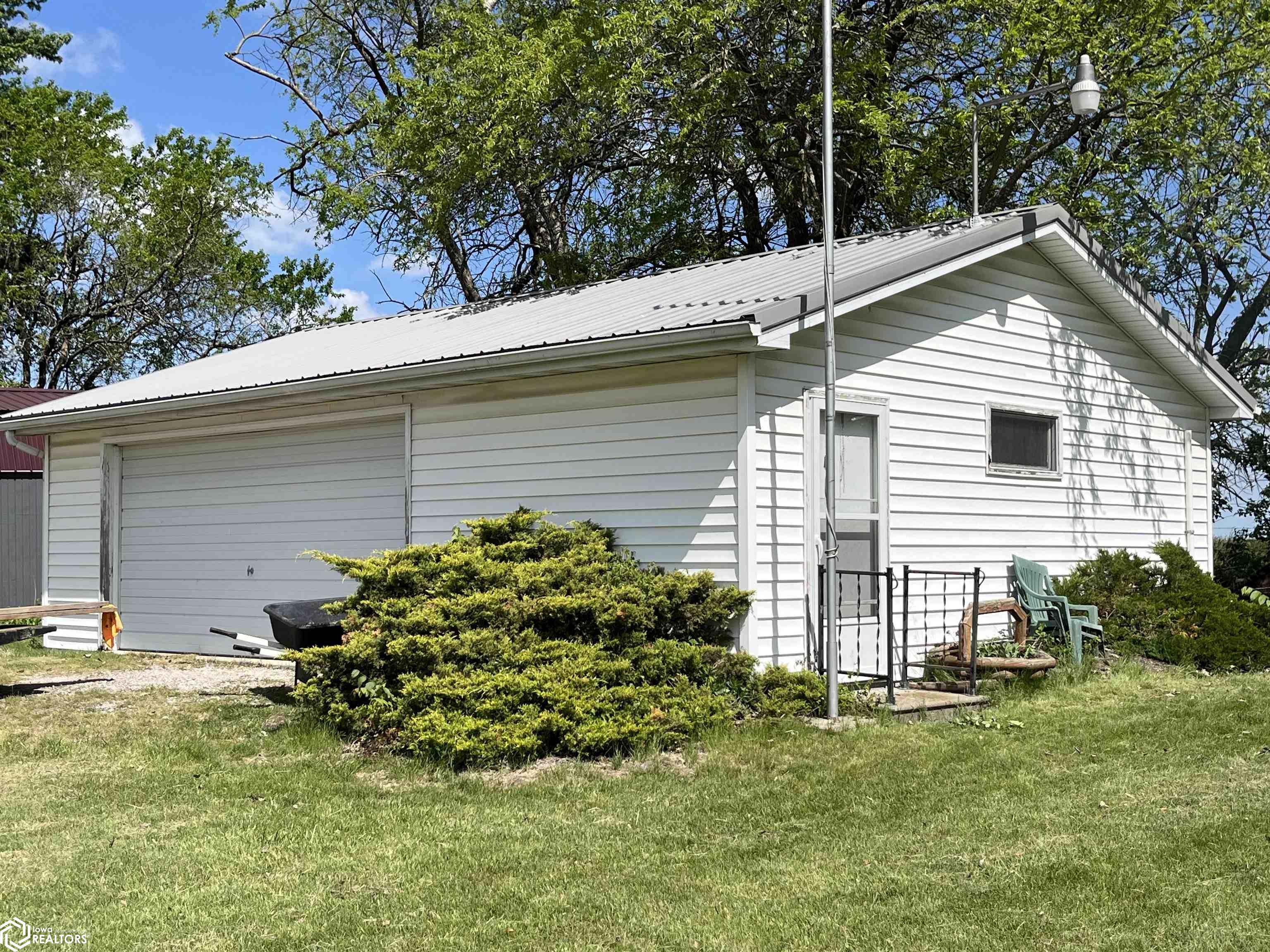 5377 Longhorn Trail, Melrose, Iowa image 7