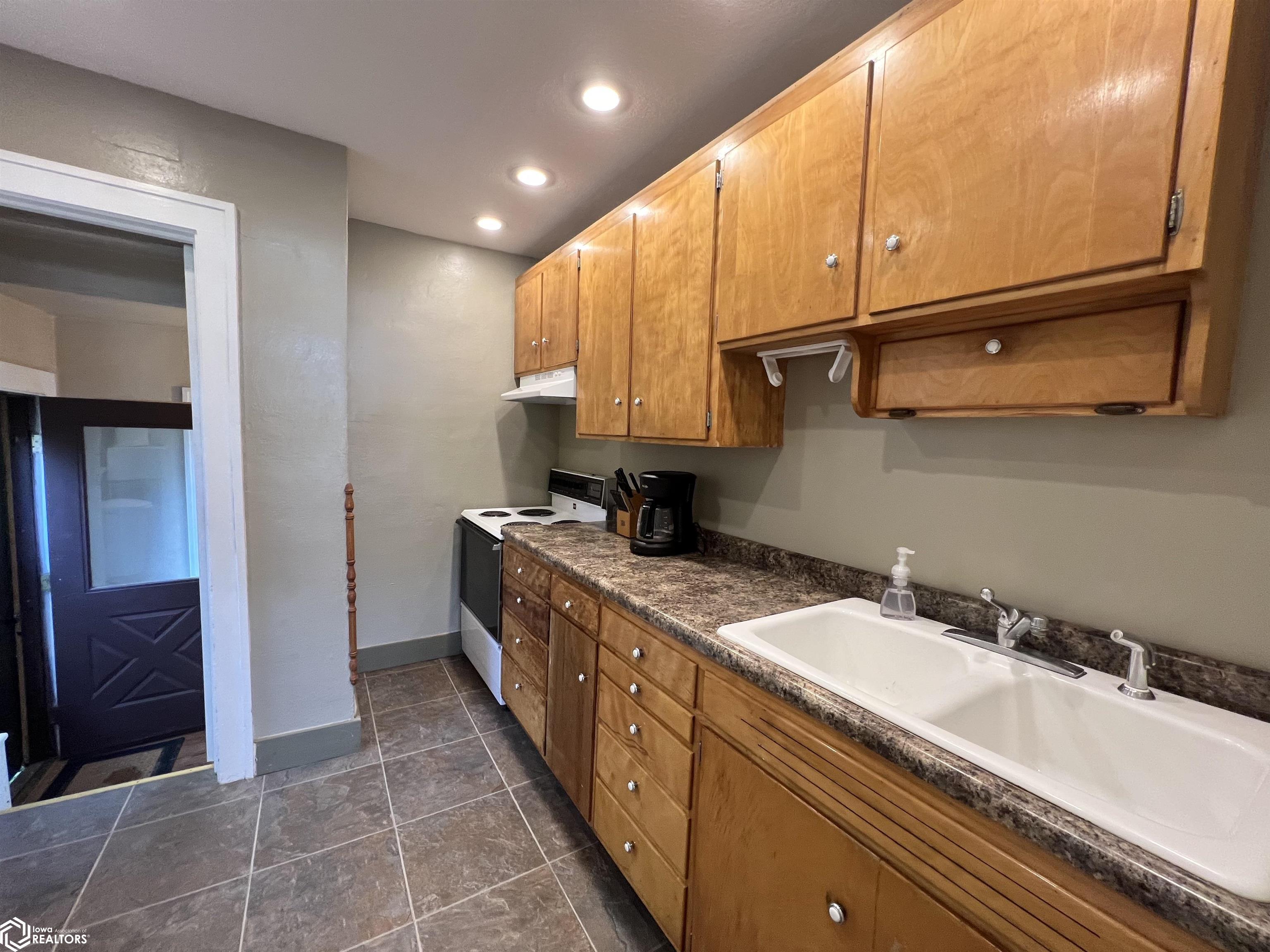 311 W 8th Street, Newton, Iowa image 12