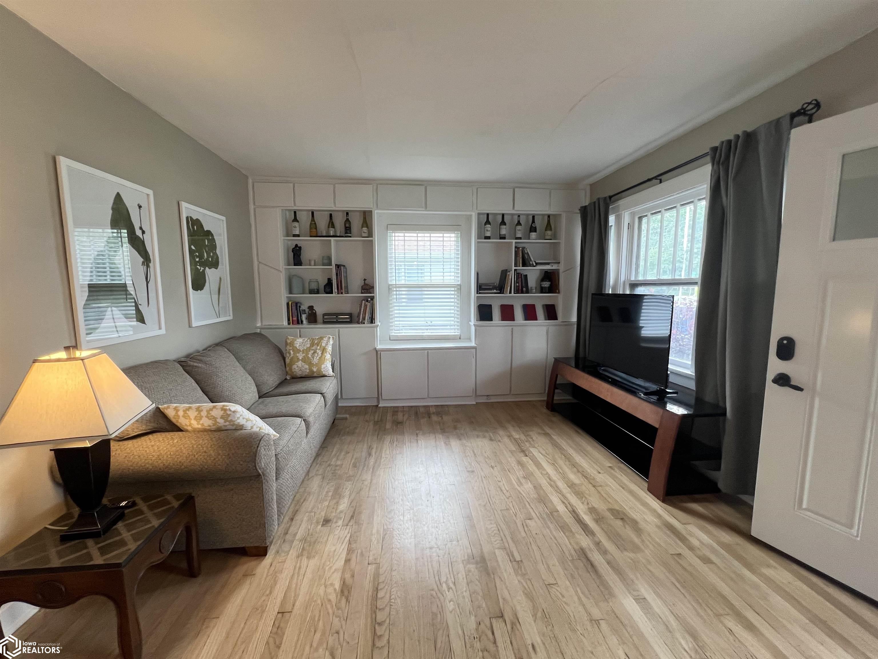 311 W 8th Street, Newton, Iowa image 3